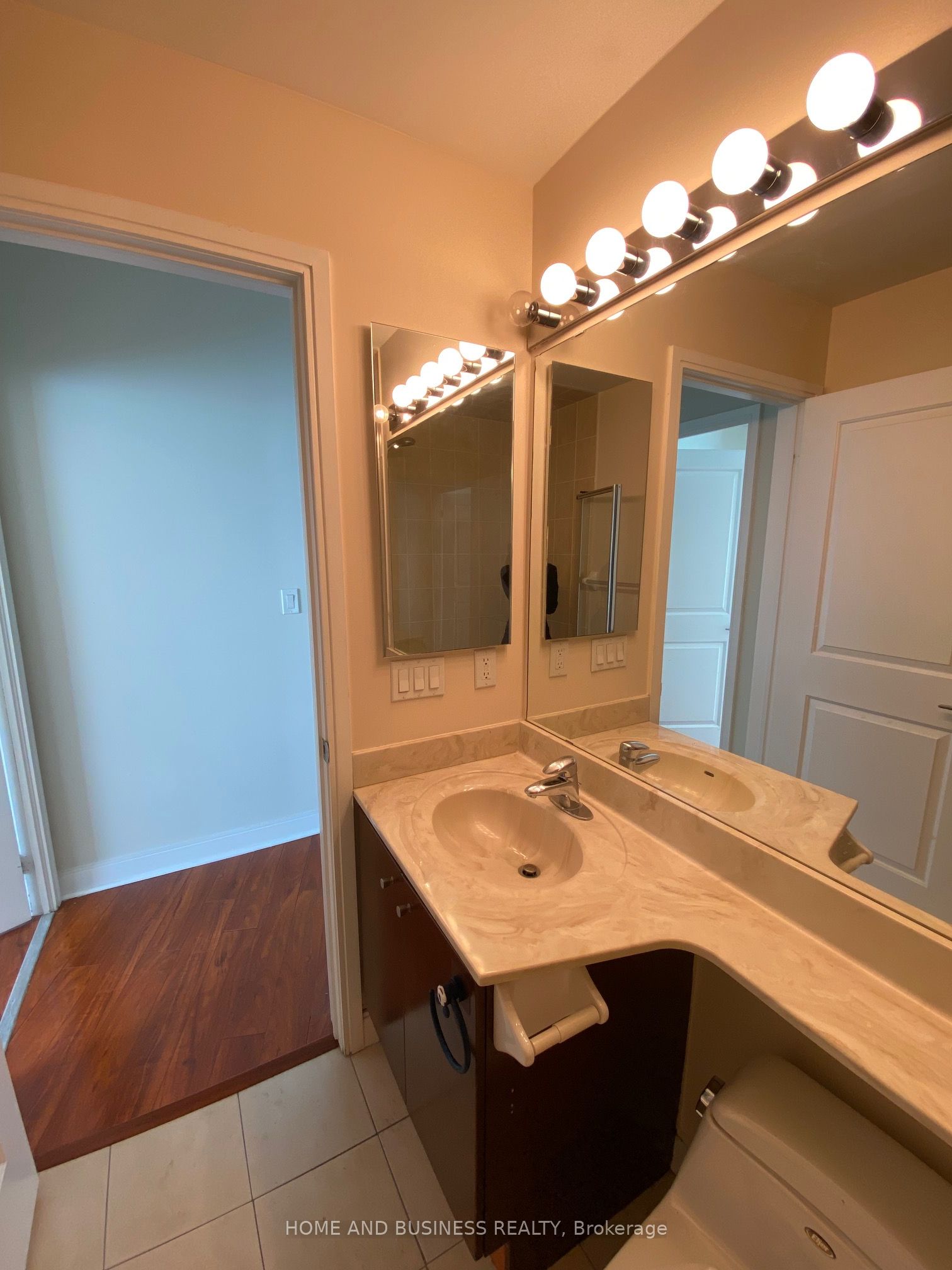 70 Absolute Avenue 2505 Property Photo 12