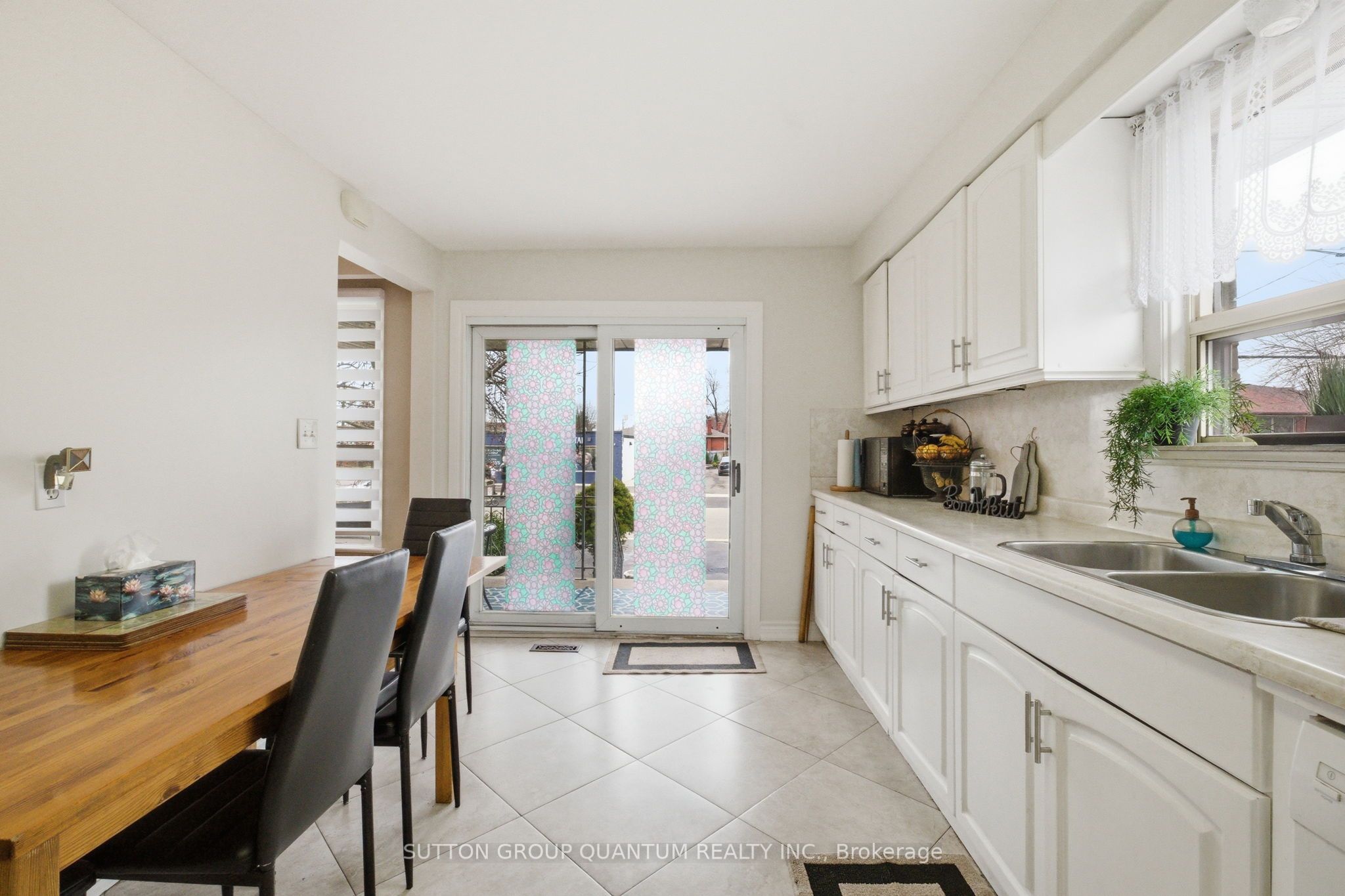 1257 Alexandra Avenue Property Photo 6