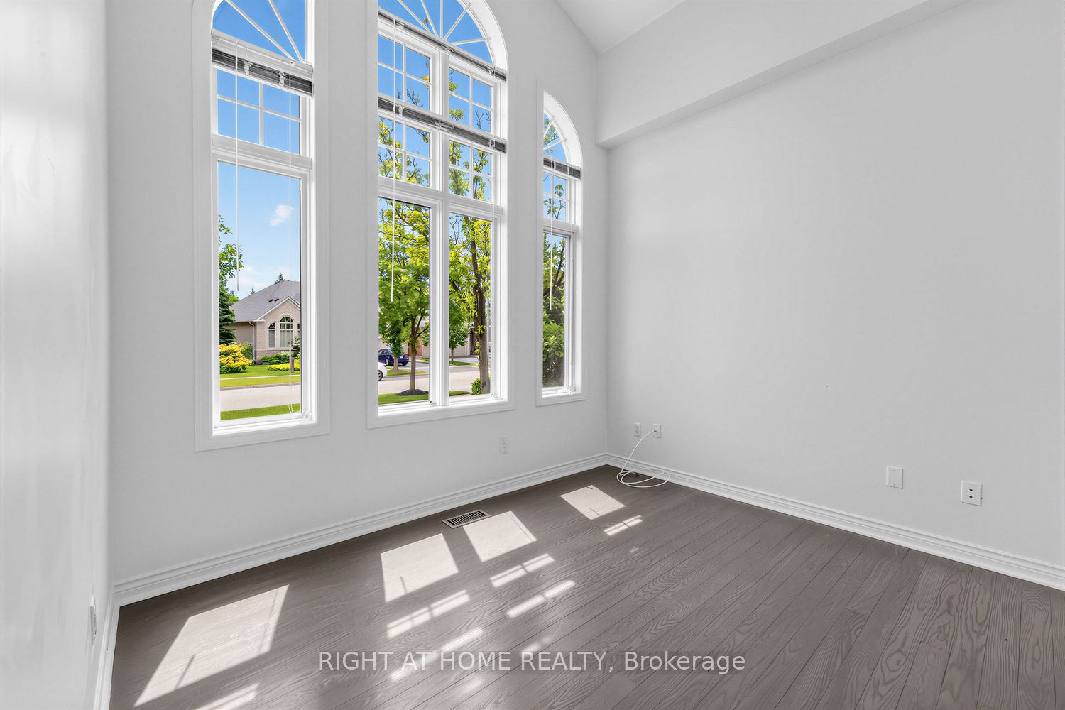 4145 Bonavista Crescent Property Photo 4