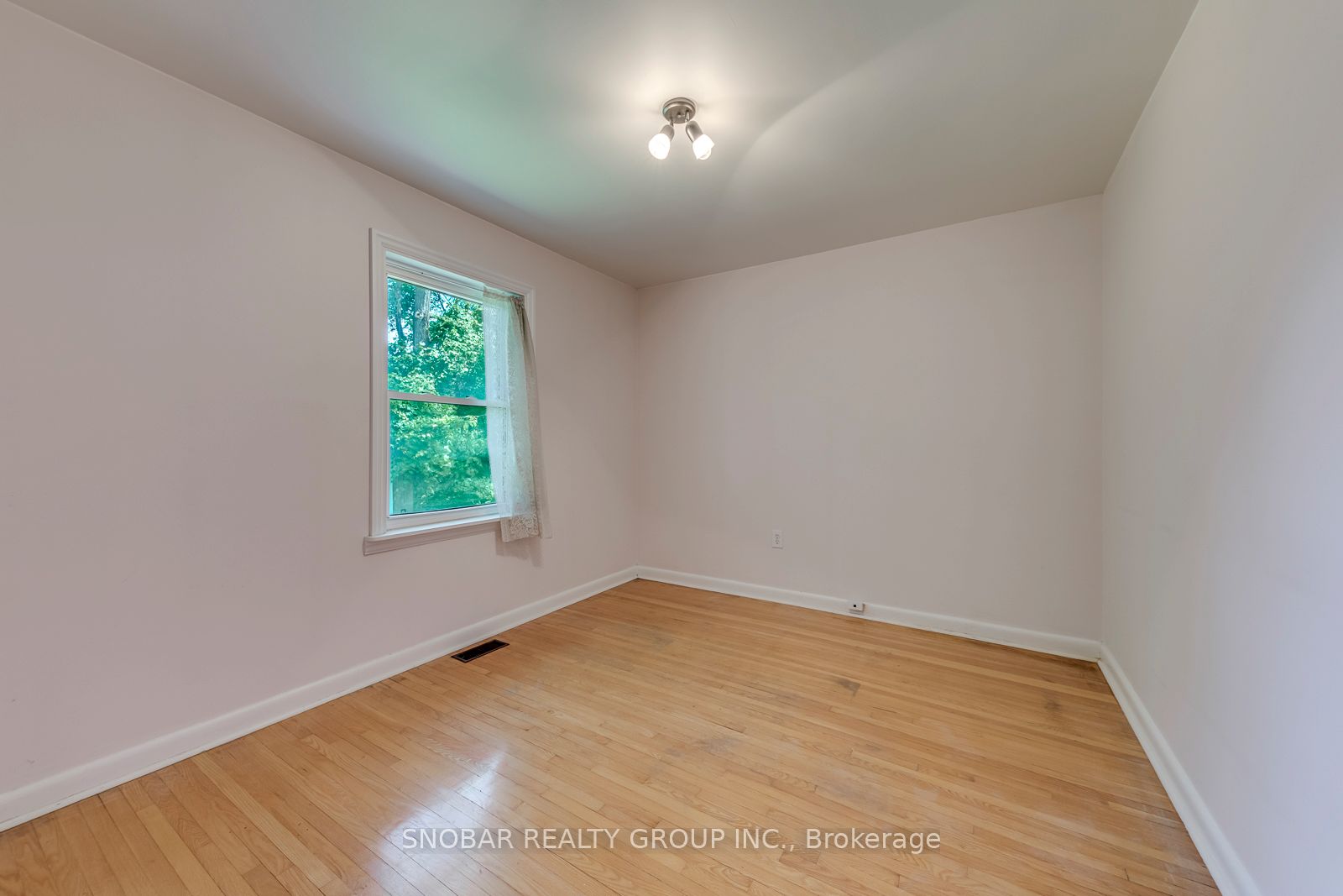 201 Thistle Down Boulevard Property Photo 9