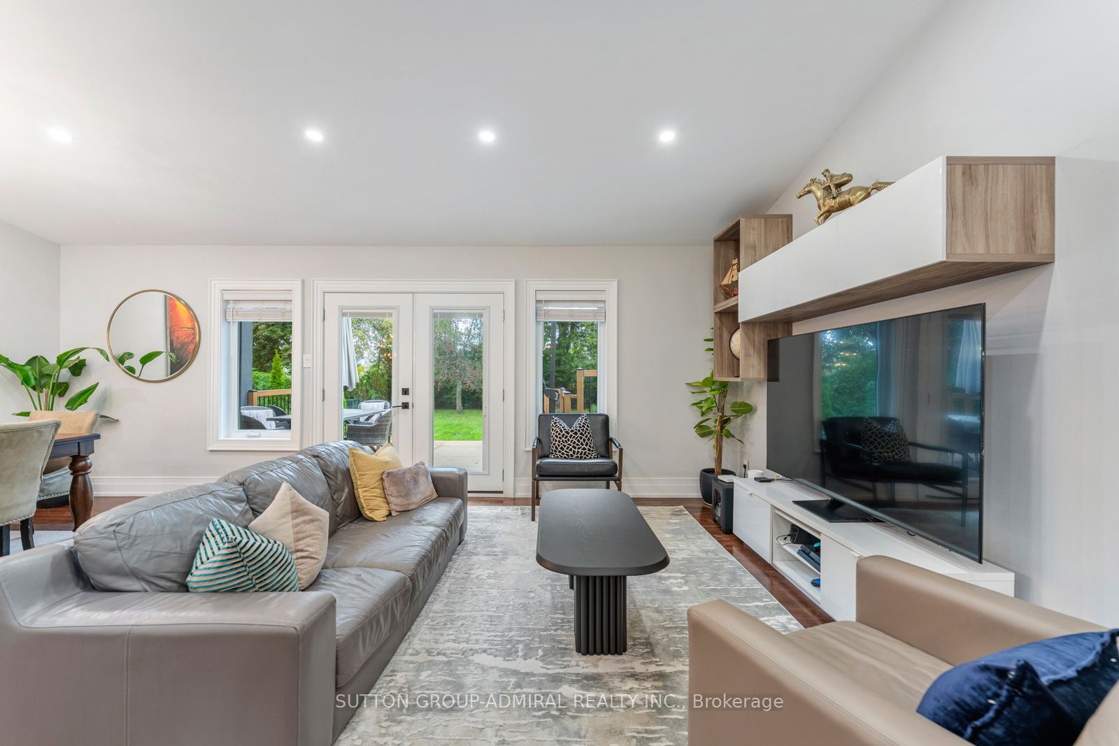 41 Waterford Drive Property Photo 3