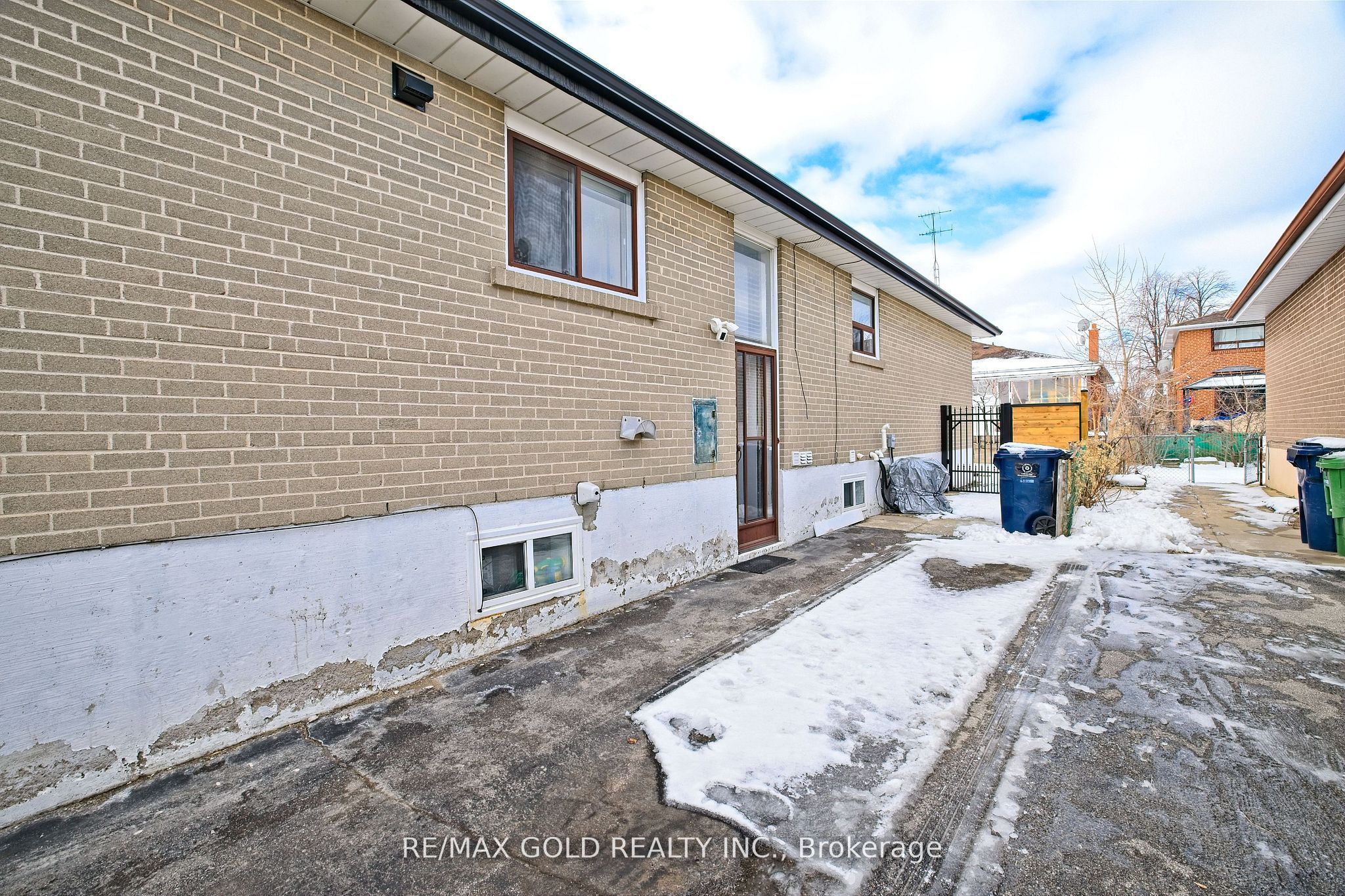130 Duncanwoods Drive Main Property Photo 13