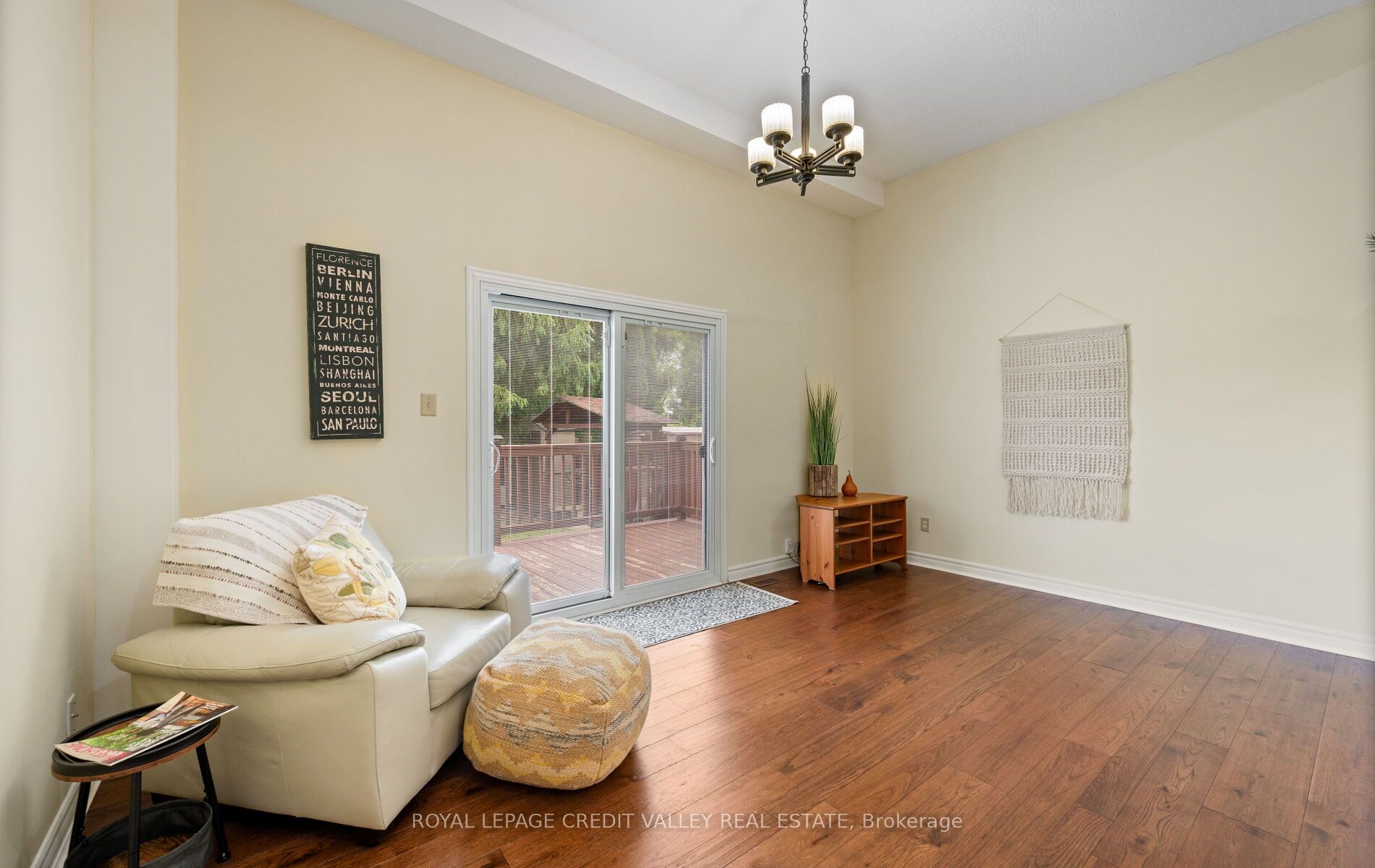 7 Hillpark Trail Property Photo 6