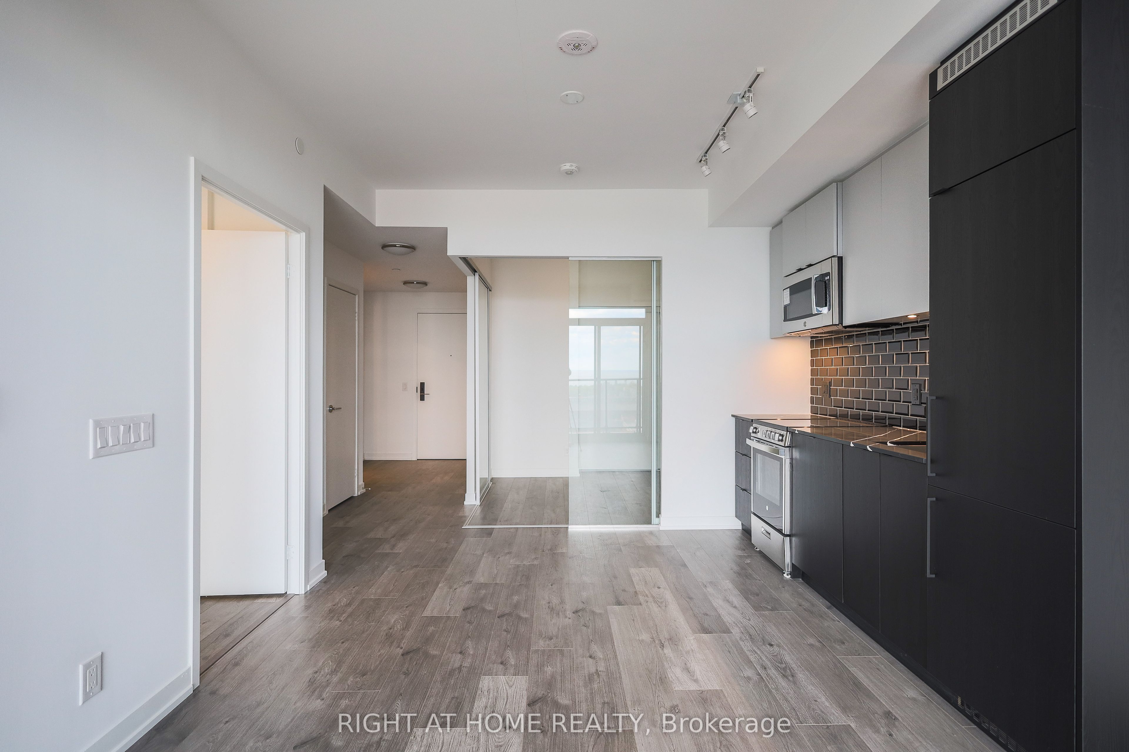 285 Dufferin Street 917 Property Photo 11