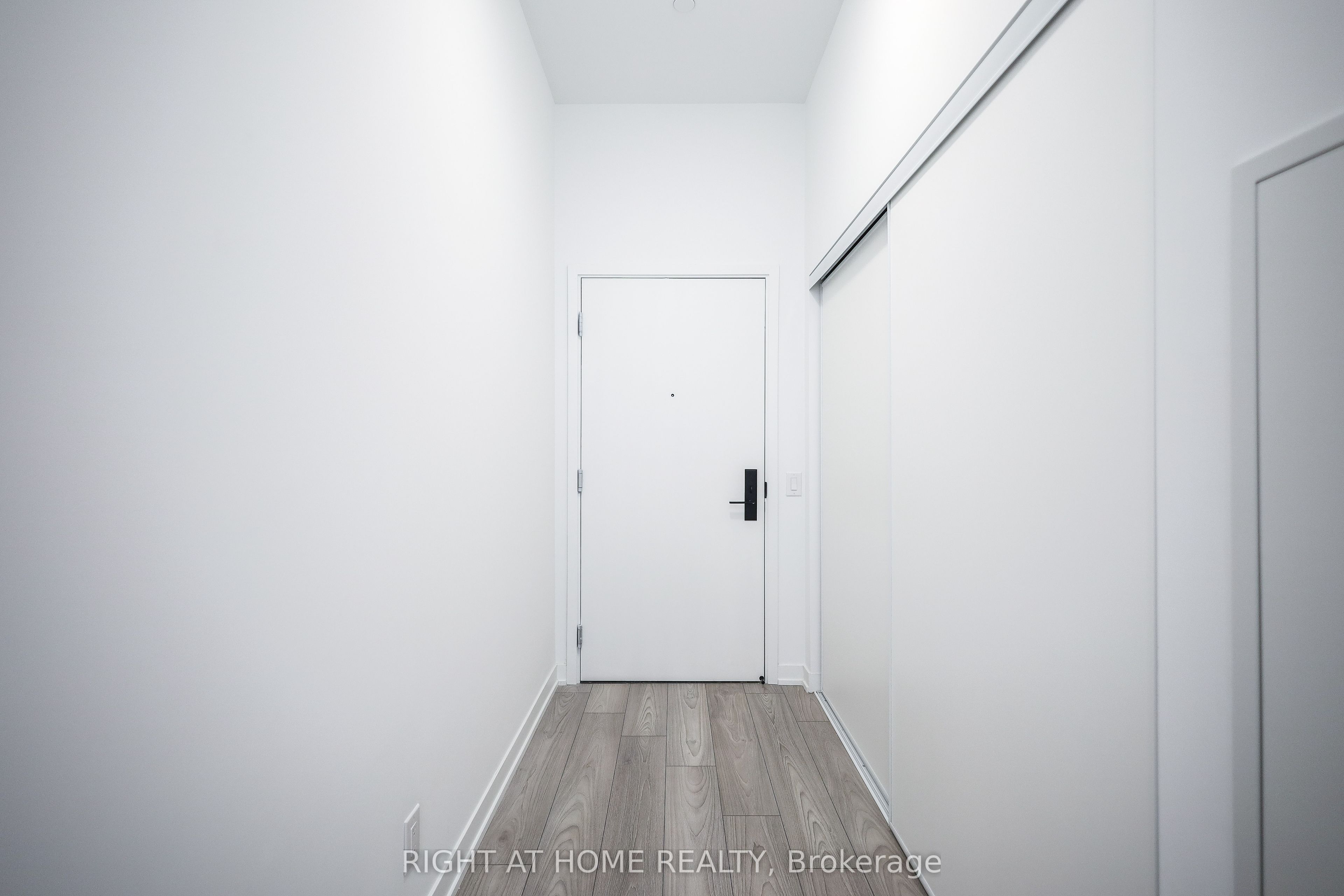 285 Dufferin Street 220 Property Photo 7