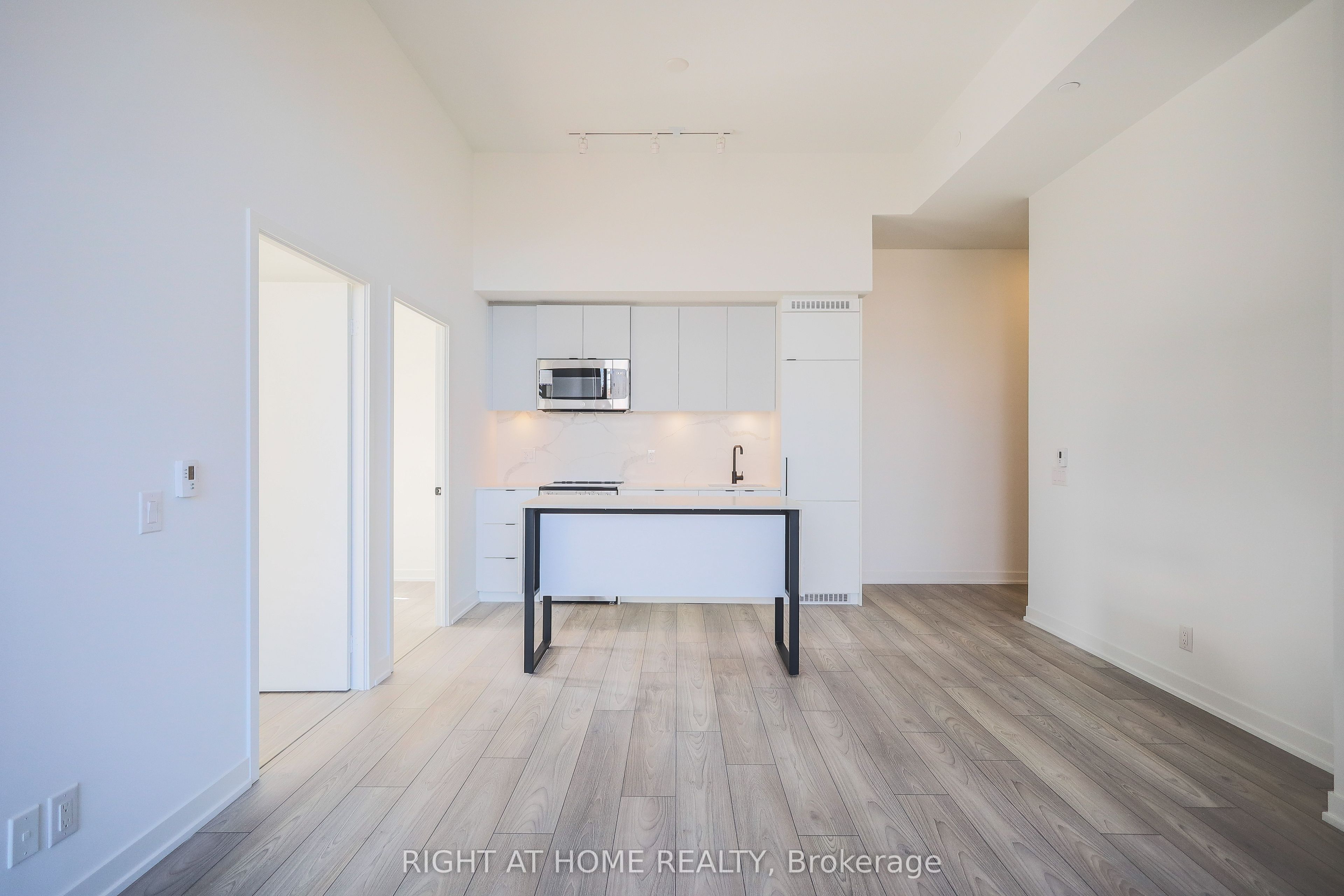 285 Dufferin Street 220 Property Photo 11