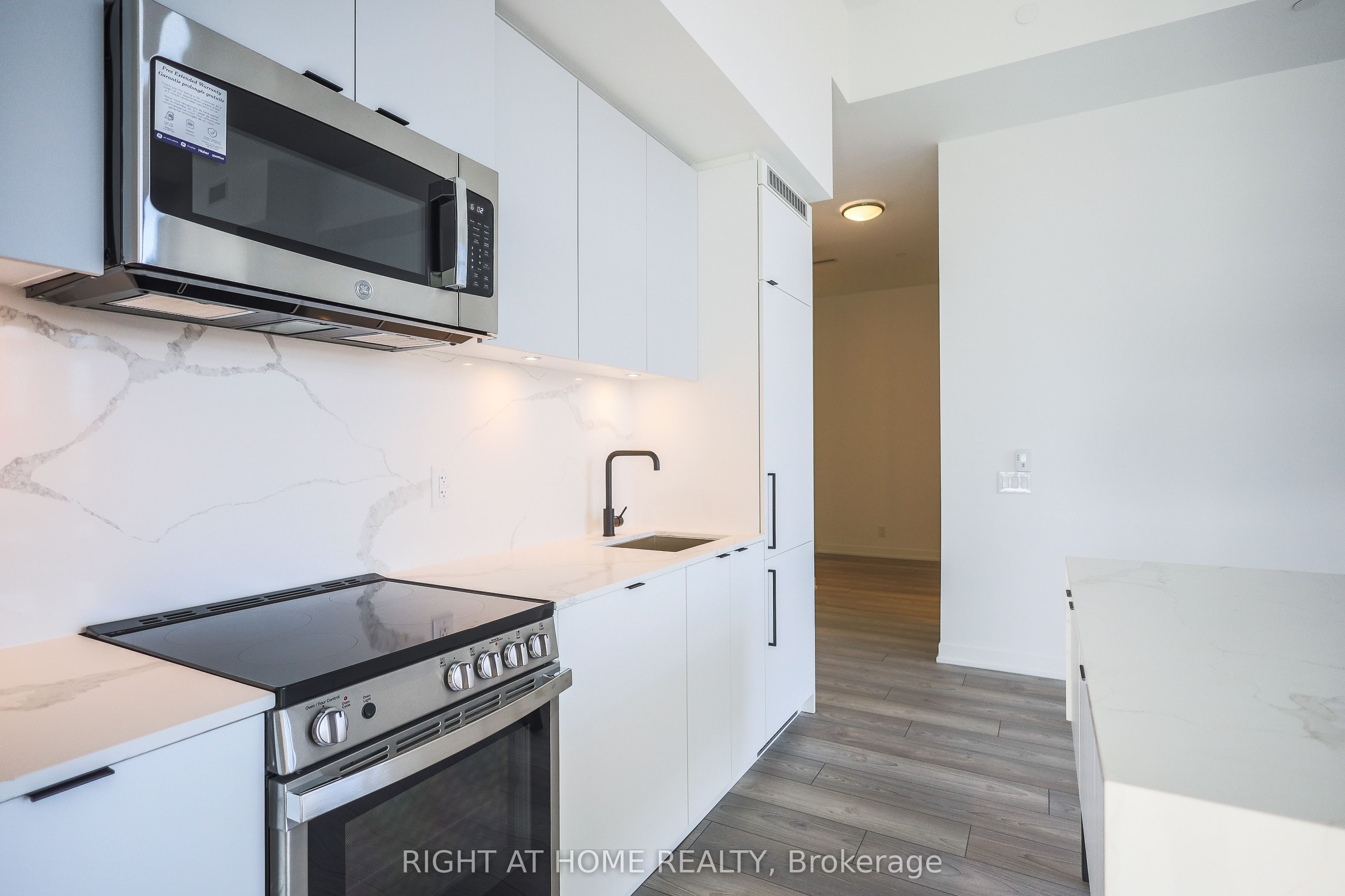 285 Dufferin Street 220 Property Photo 13