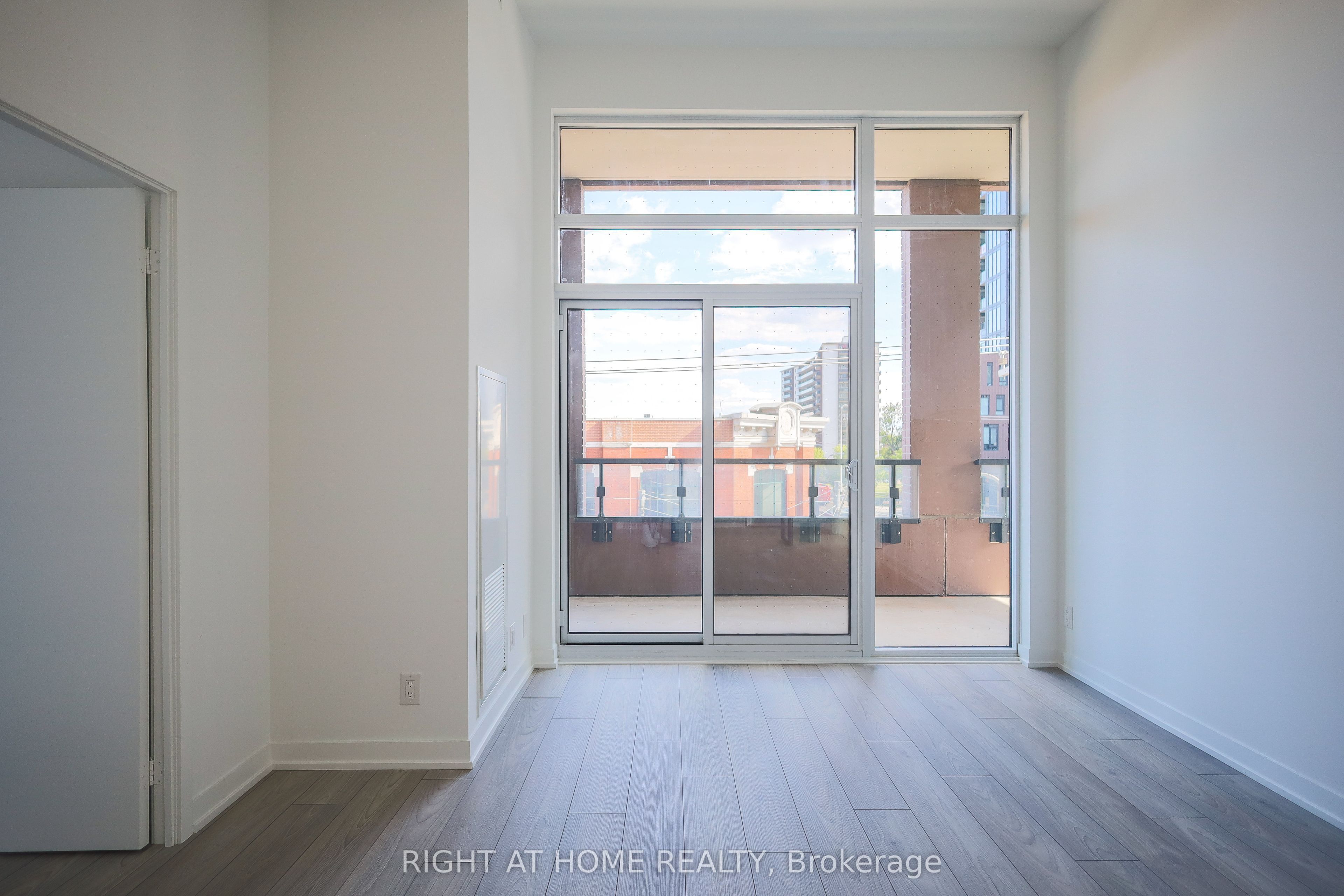285 Dufferin Street 220 Property Photo 16