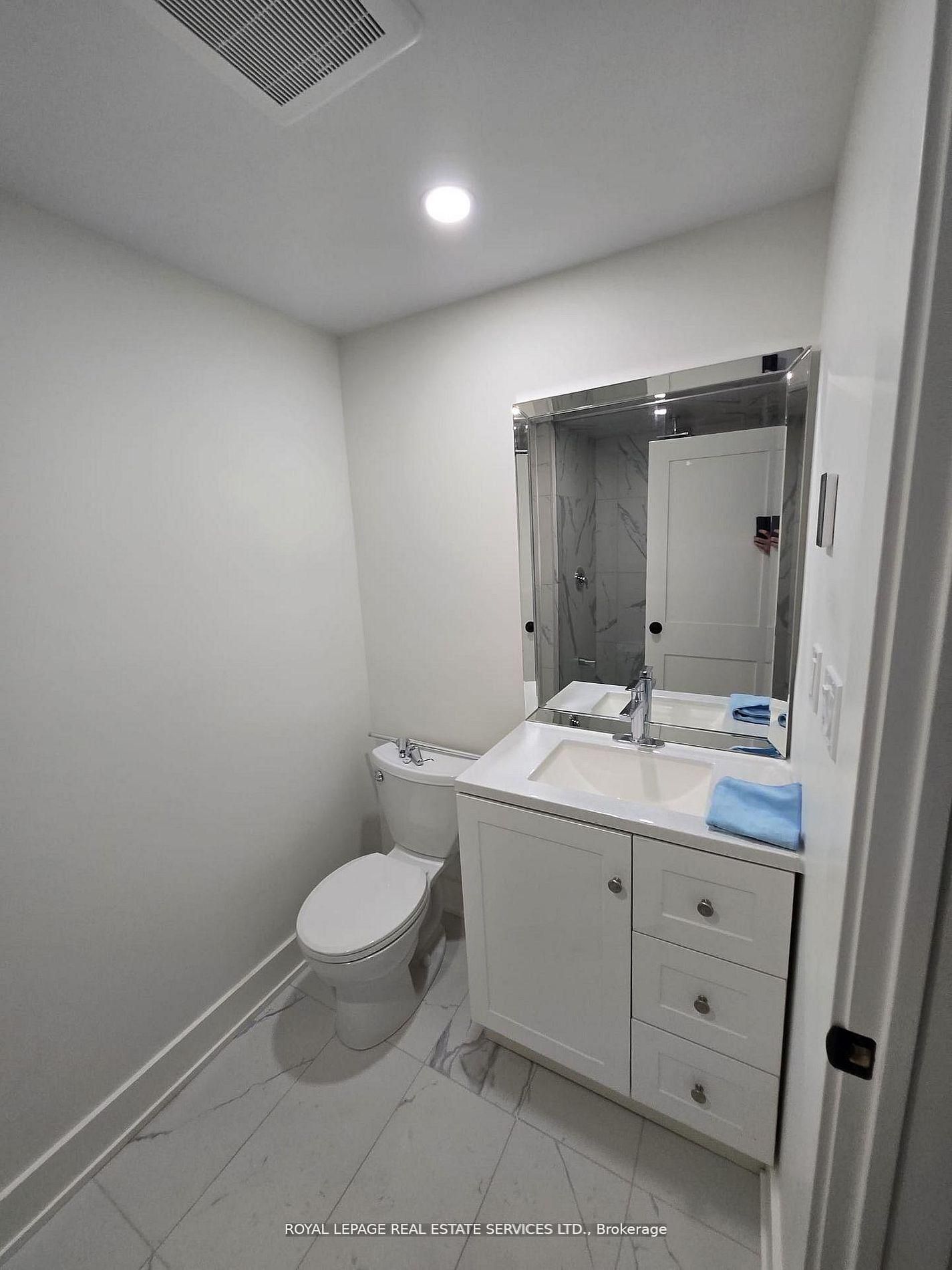52 Peter Street 1 Property Photo 4