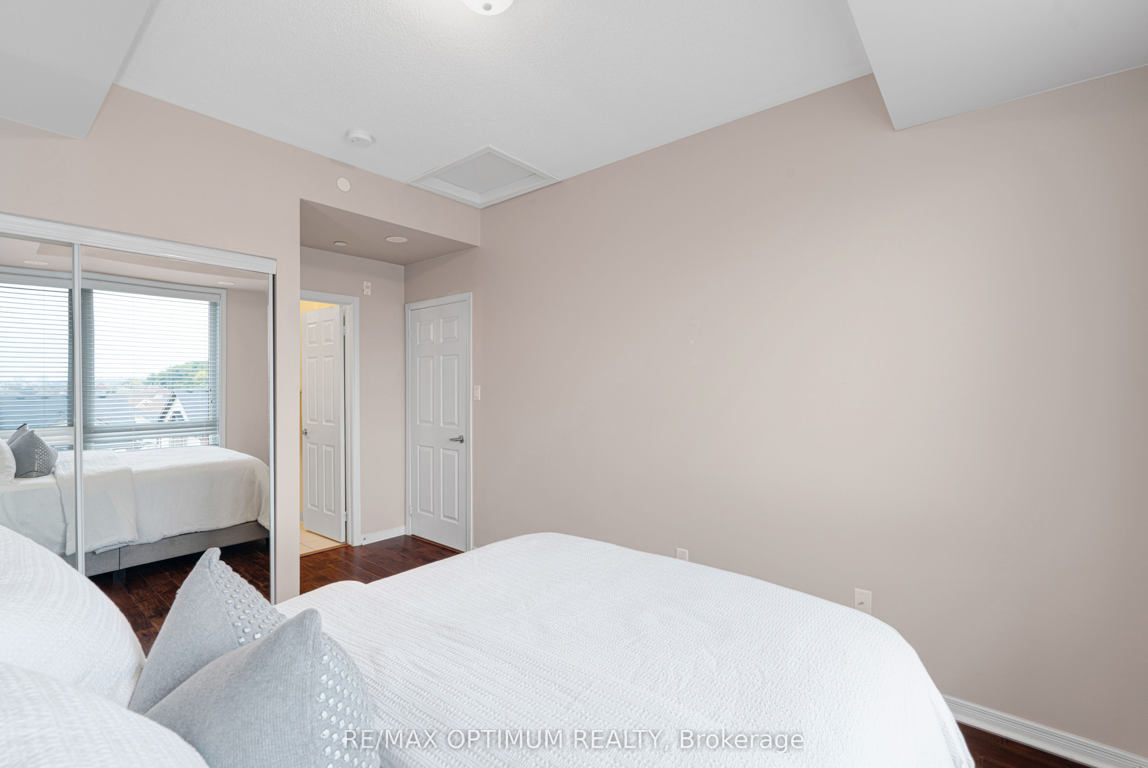 50 Sky Harbour Drive 402 Property Photo 16