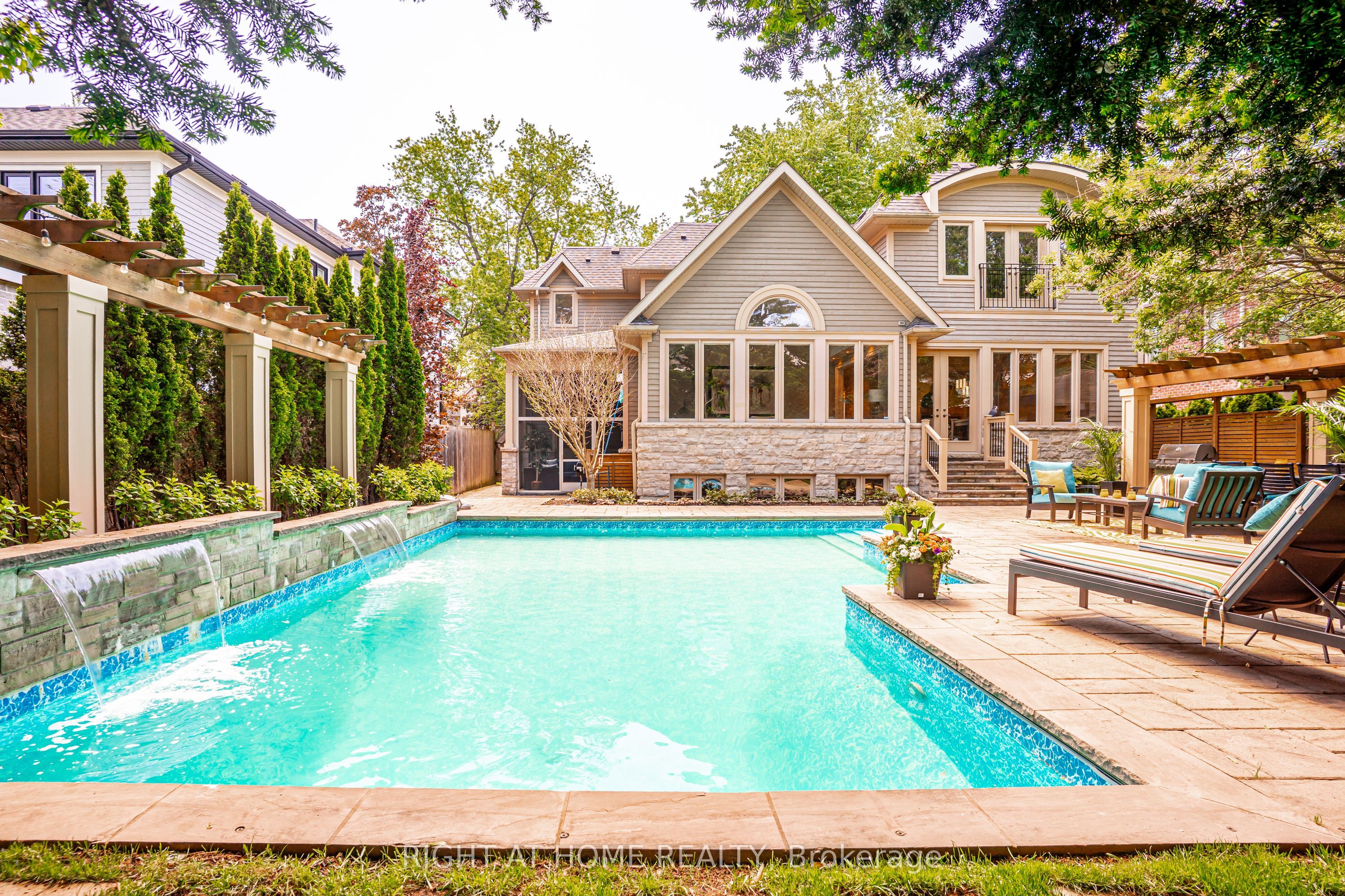 1479 Briarwood Crescent