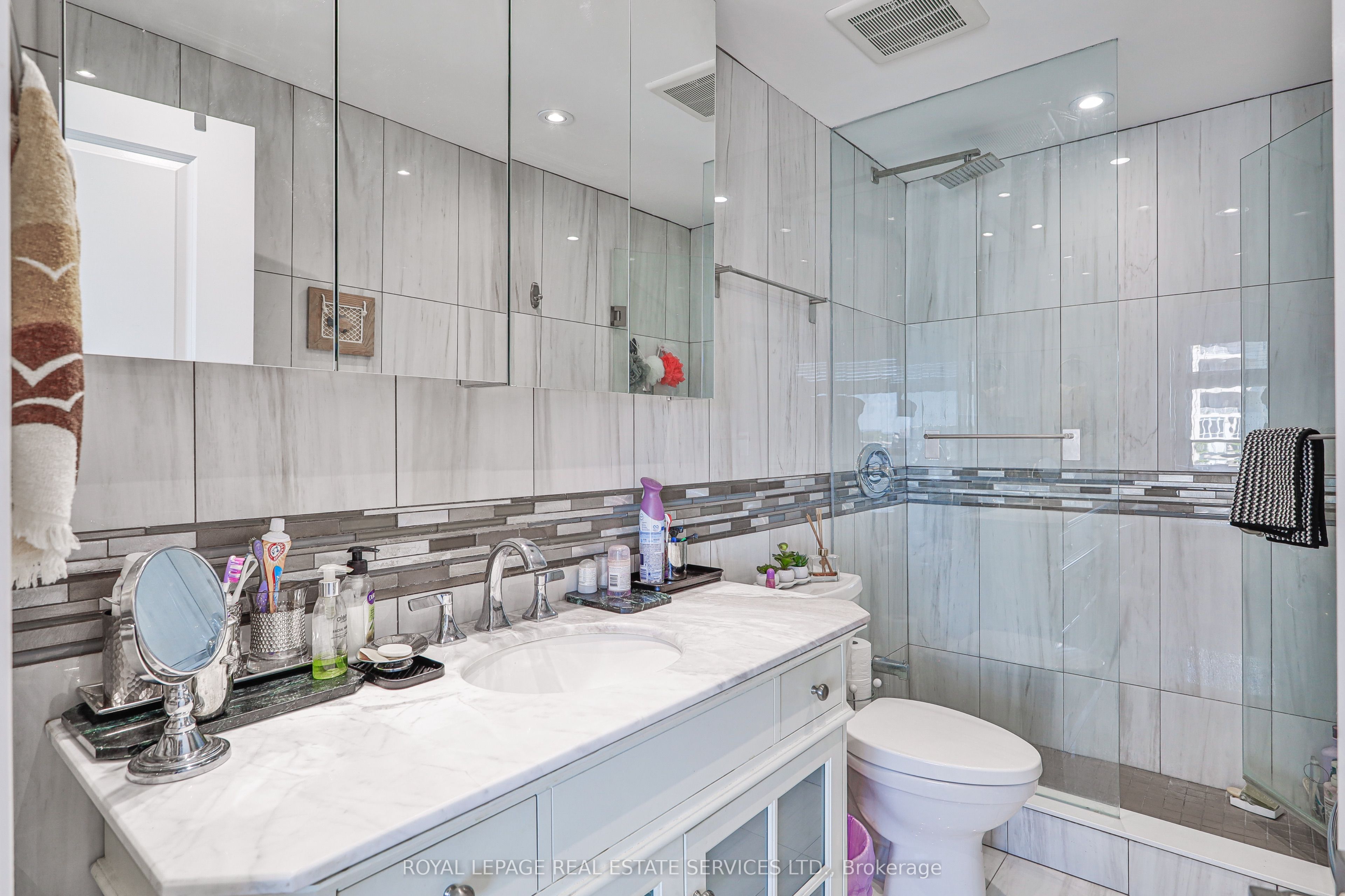 2267 Lake Shore Boulevard W 1304 Property Photo 8