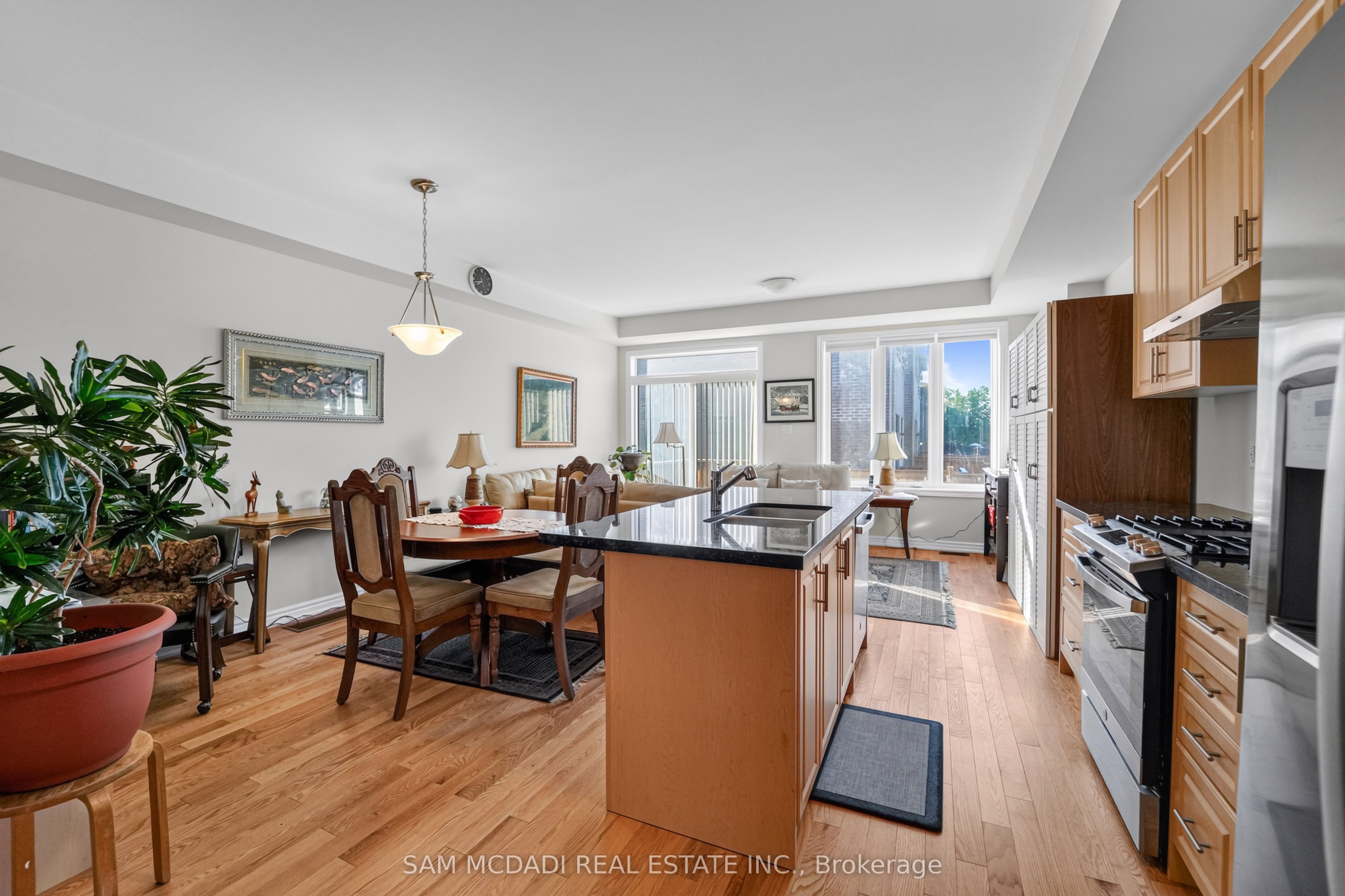 1402 Almonte Drive Property Photo 6