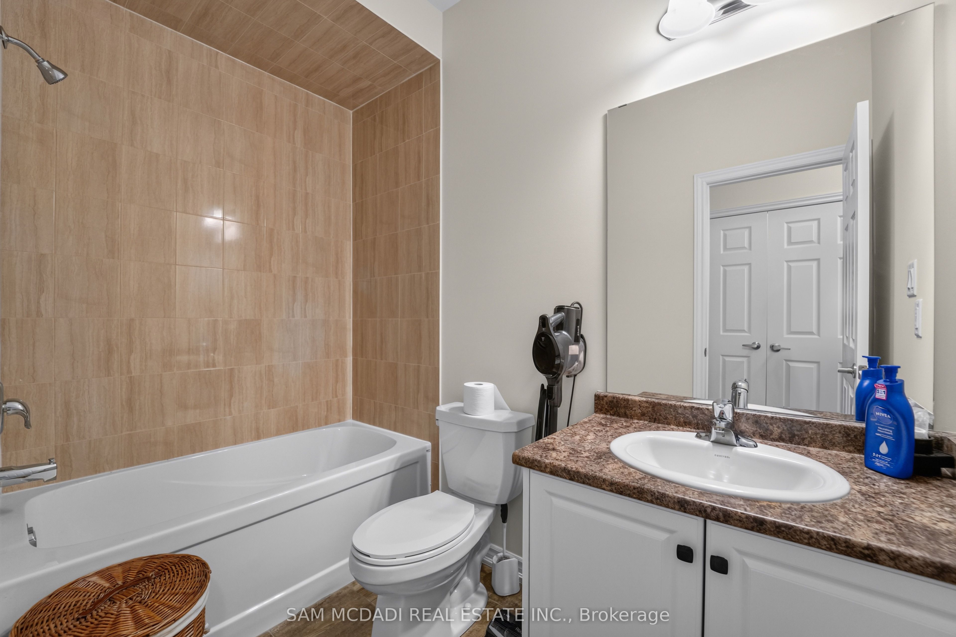 1402 Almonte Drive Property Photo 30