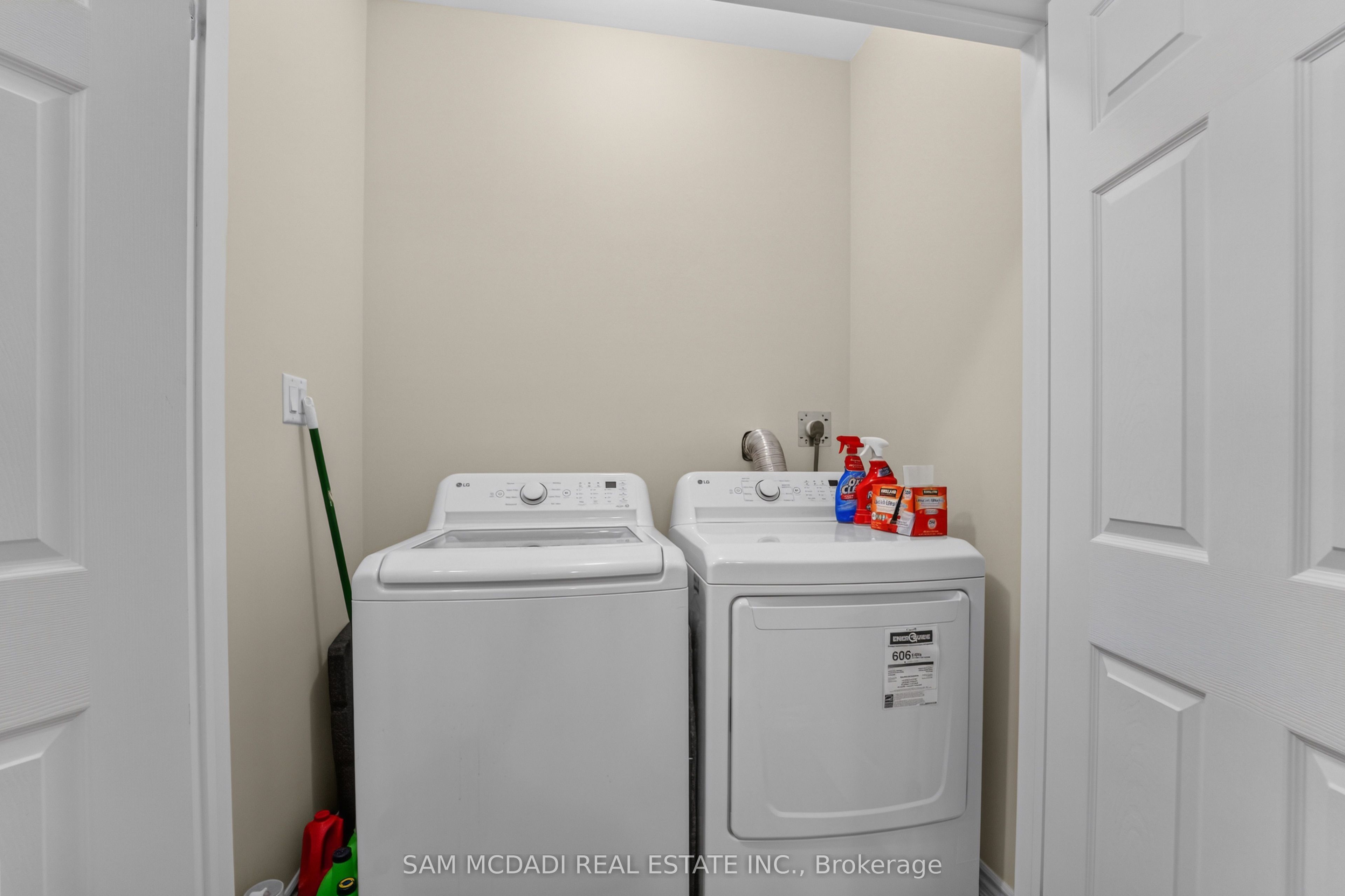 1402 Almonte Drive Property Photo 31
