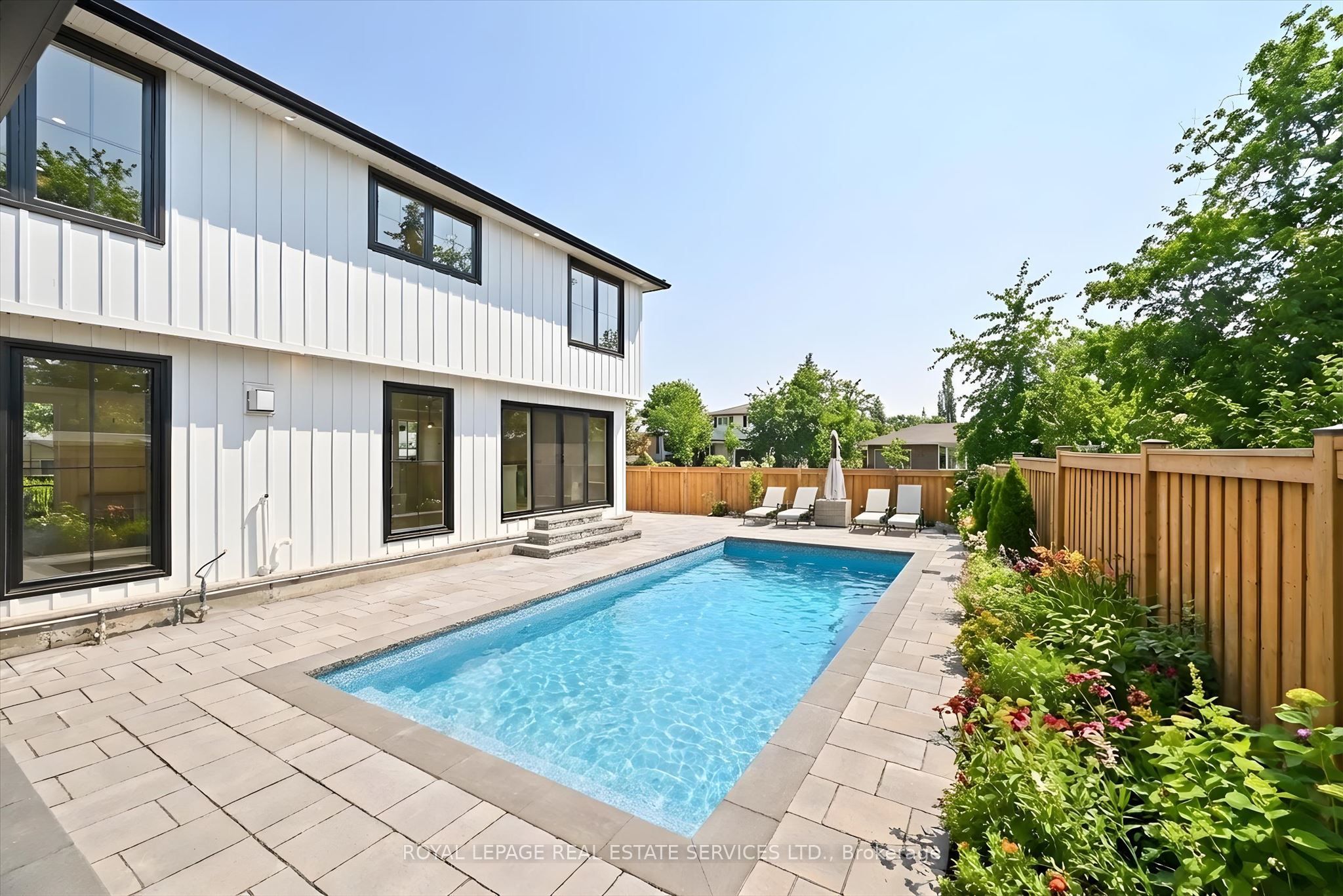 2212 Urwin Crescent Property Photo 48