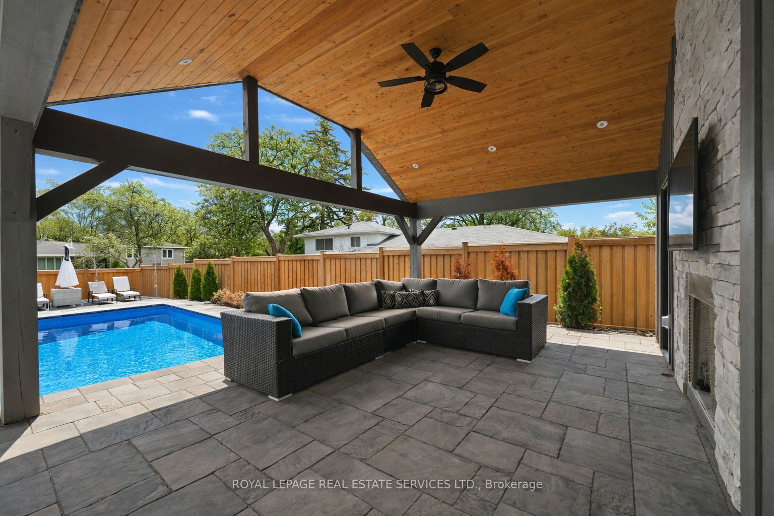 2212 Urwin Crescent Property Photo 49