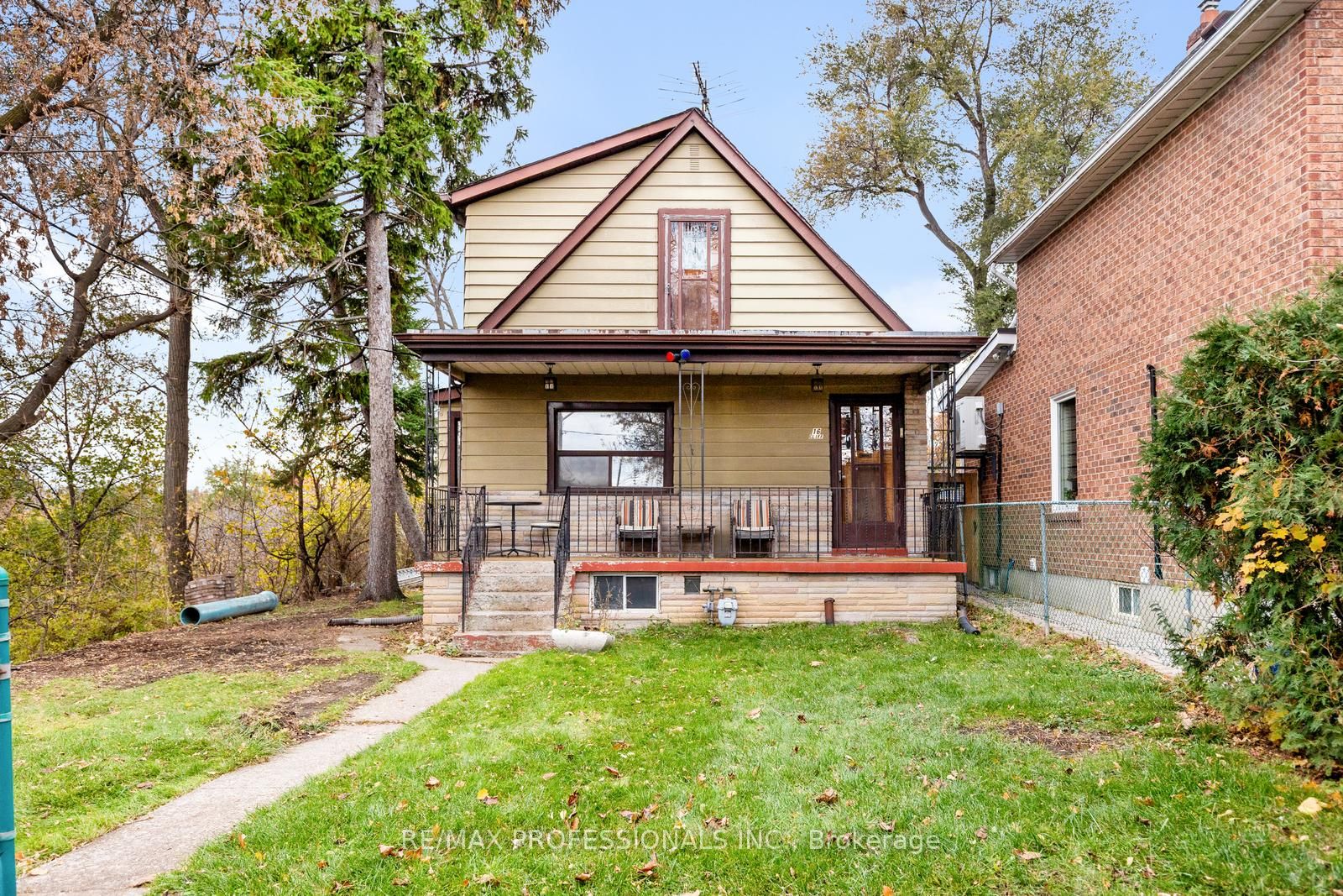 16 Cliff Street Property Photo 1