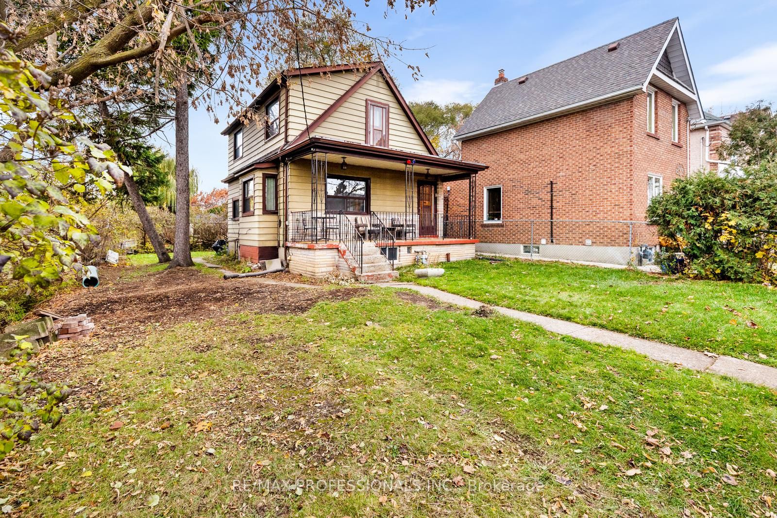 16 Cliff Street Property Photo 2