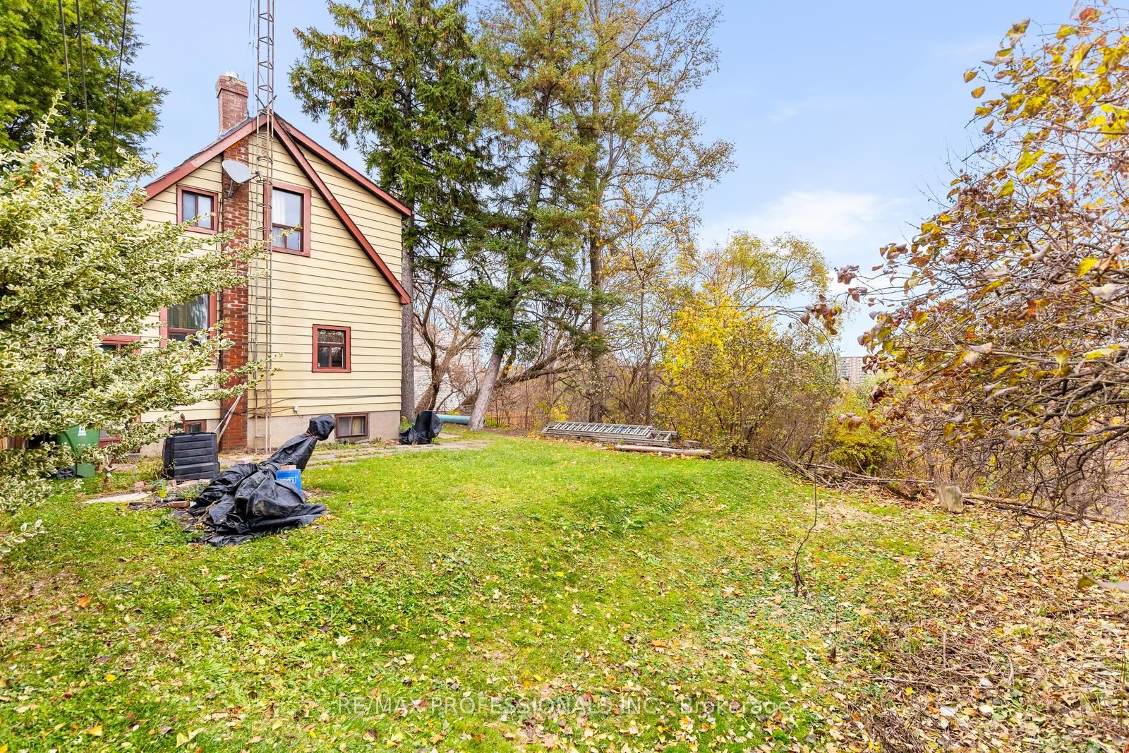 16 Cliff Street Property Photo 9