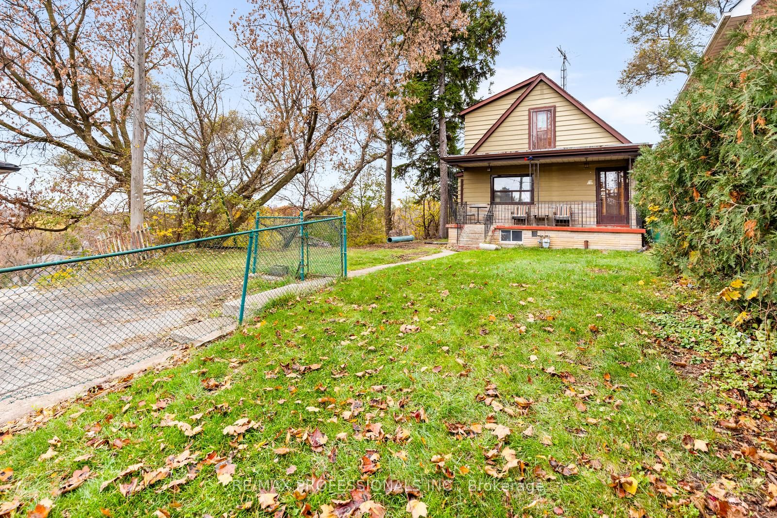 16 Cliff Street Property Photo 11