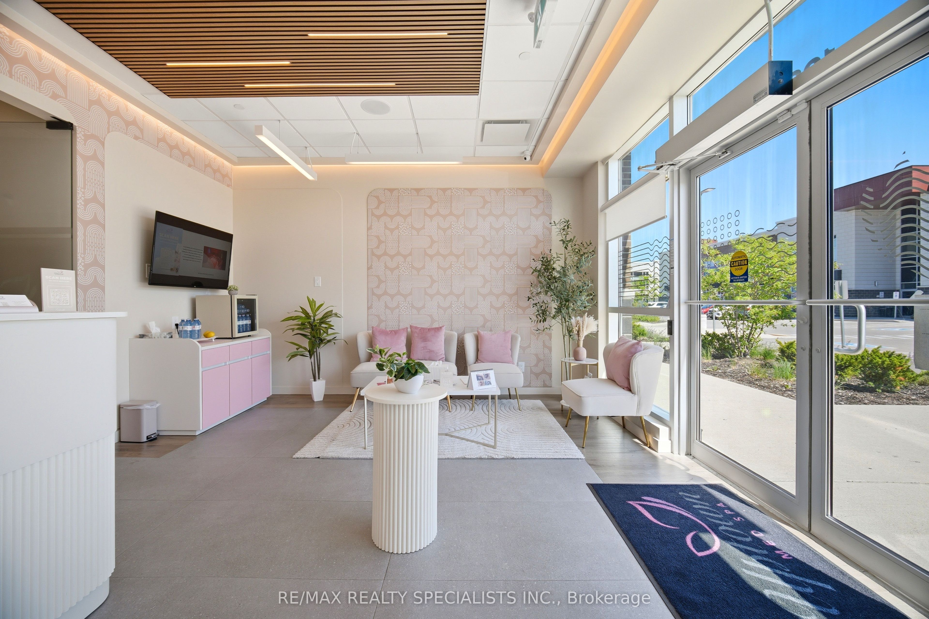 W13506214 Property Photo 14