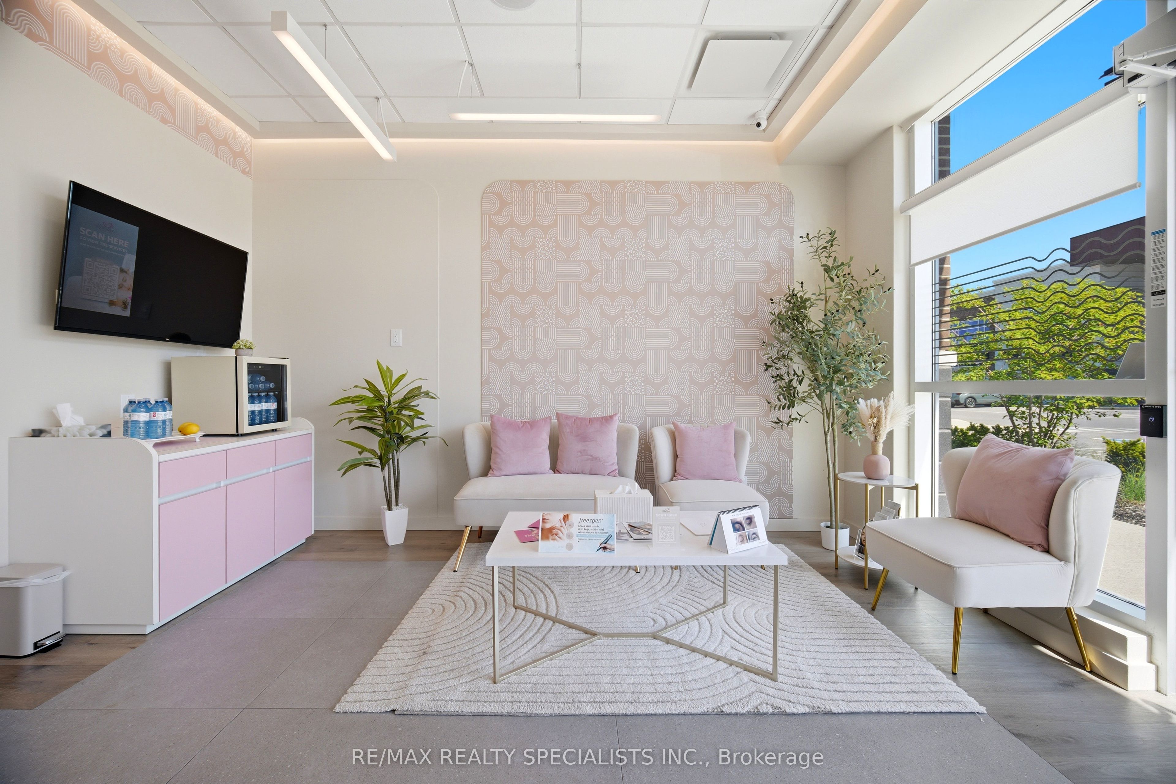 W13506214 Property Photo 15