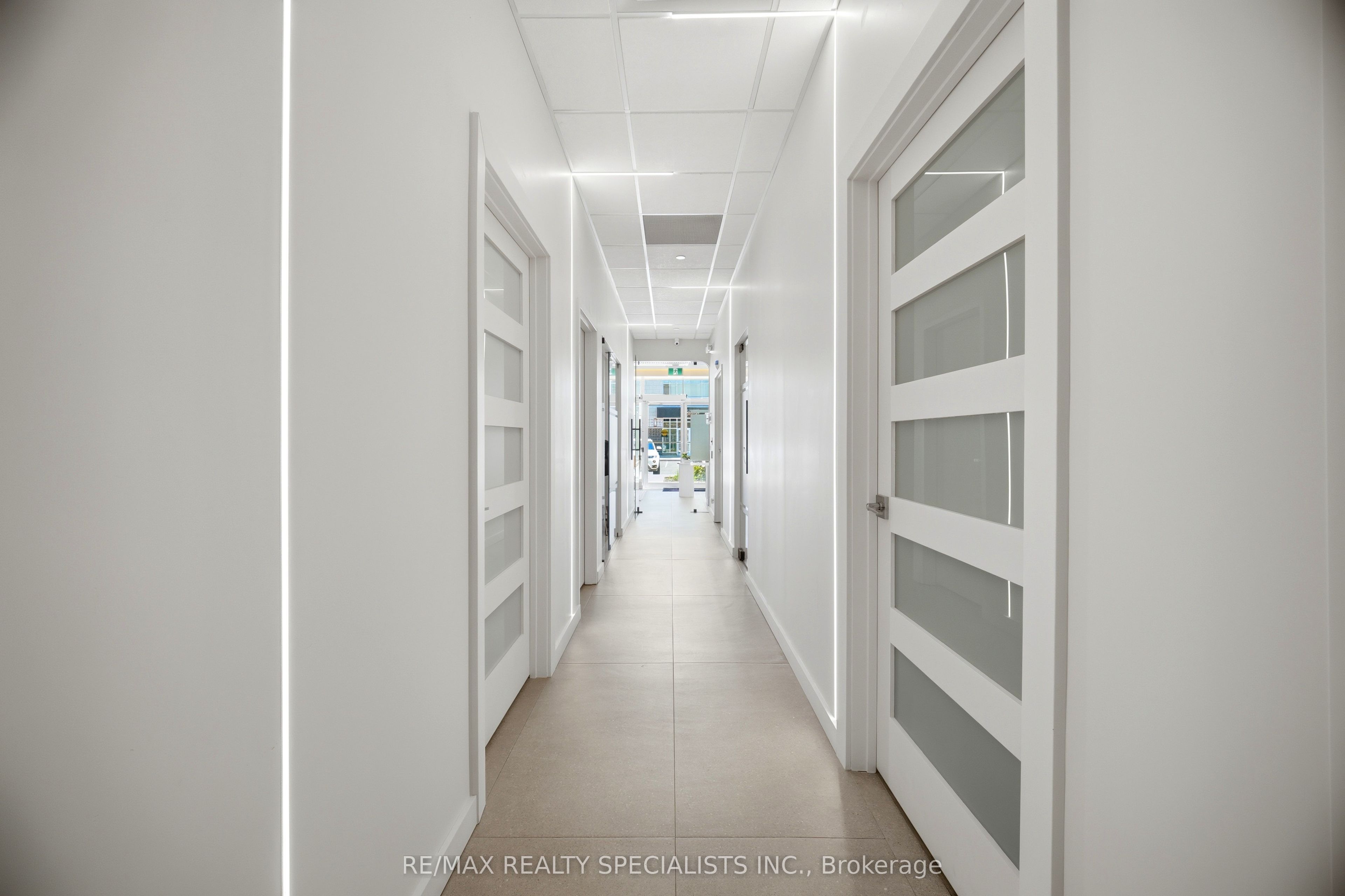 W13506214 Property Photo 21