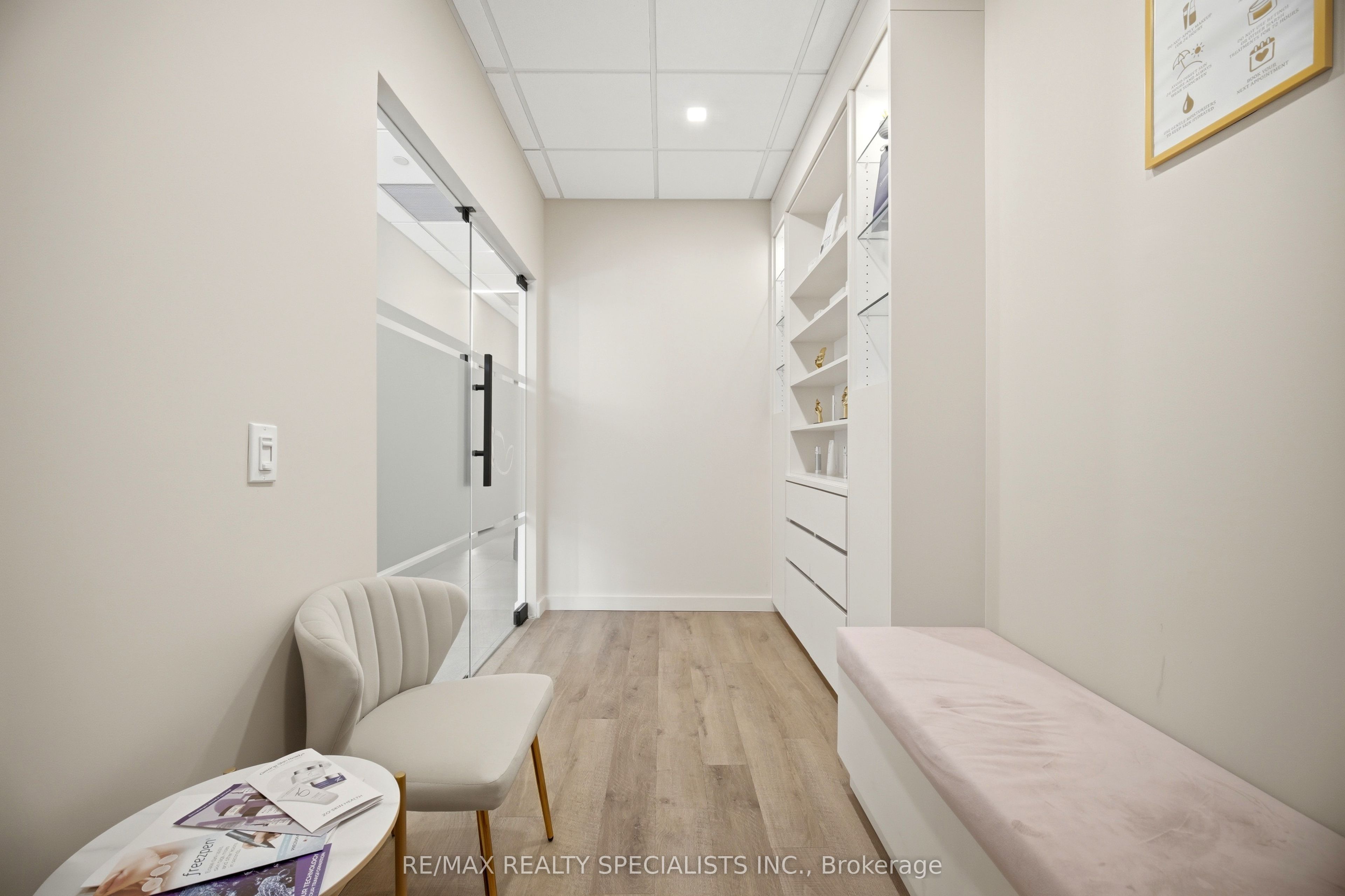 W13506214 Property Photo 27