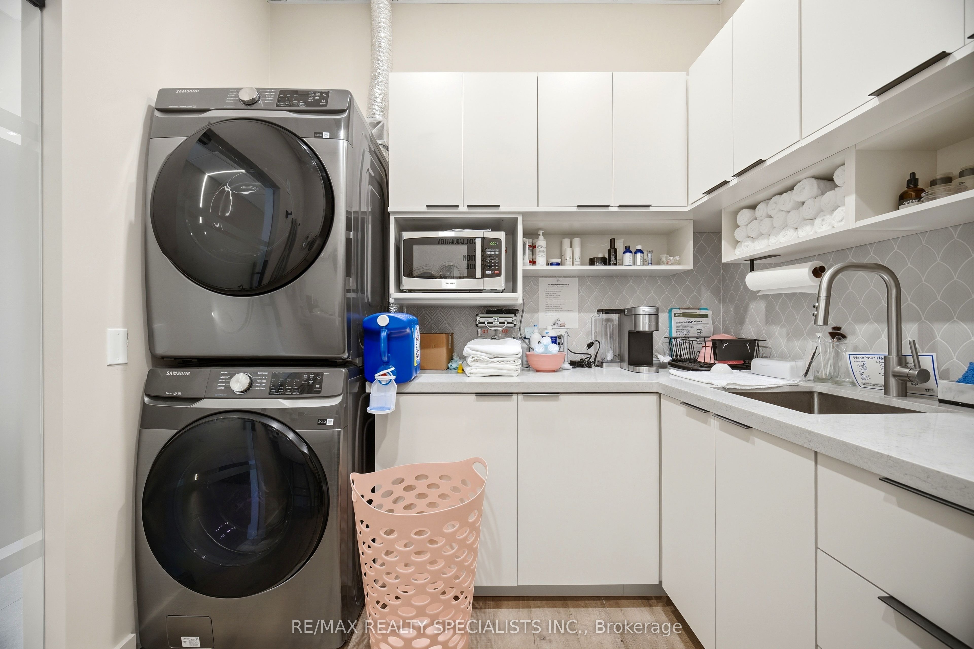 W13506214 Property Photo 29