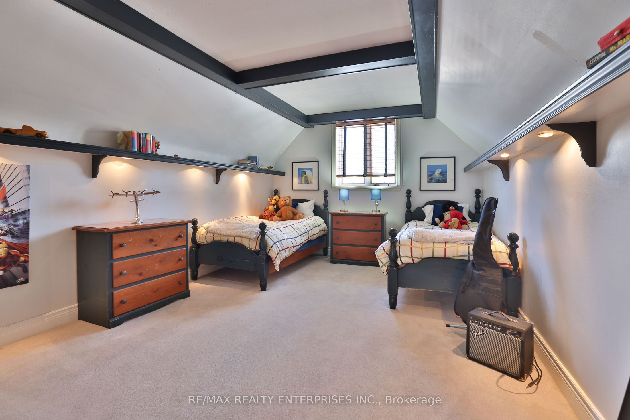 208 Mineola Road W Property Photo 33