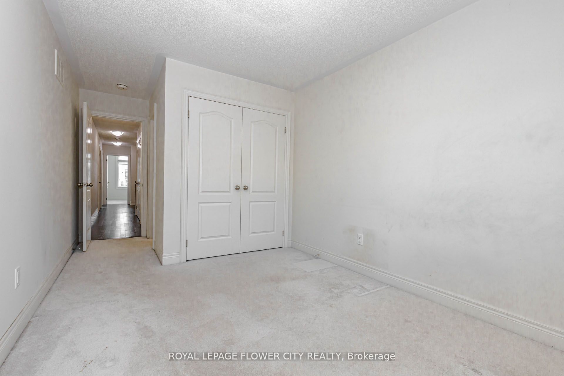 462 Sheaffe Place Property Photo 13