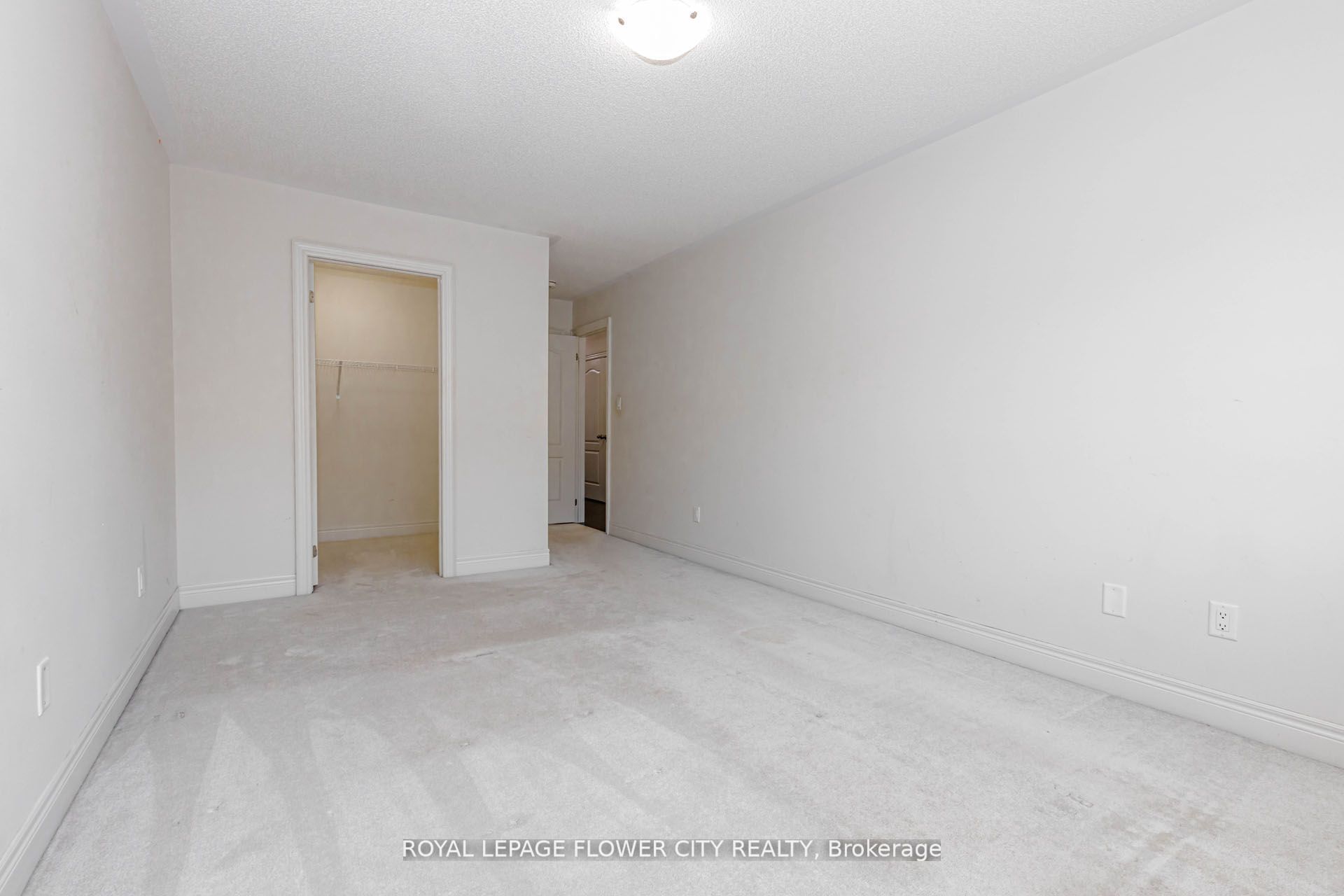 462 Sheaffe Place Property Photo 16