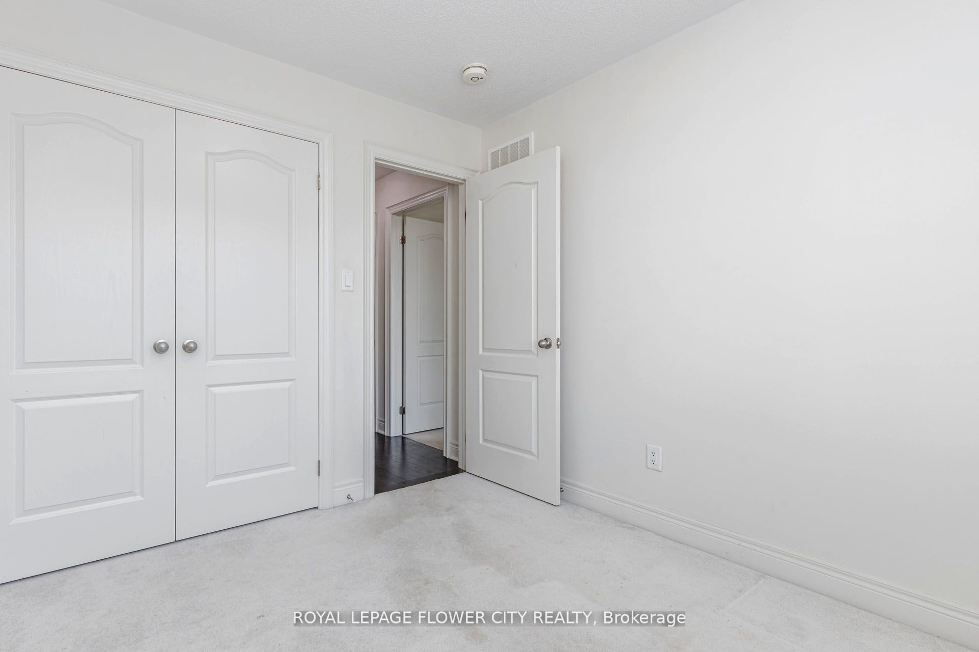 462 Sheaffe Place Property Photo 18