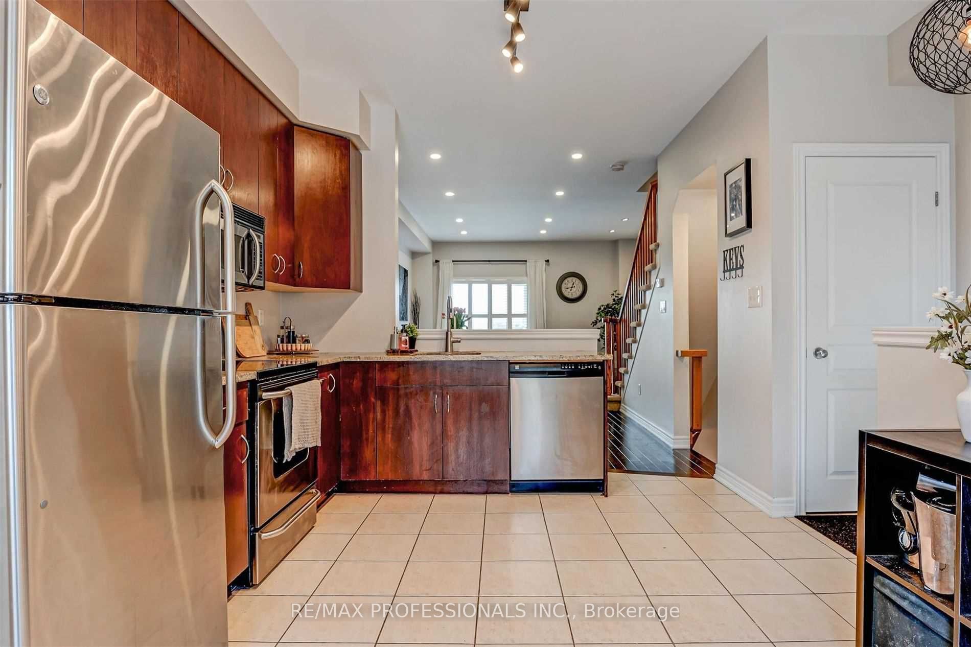 676 Rowley Common Property Photo 3