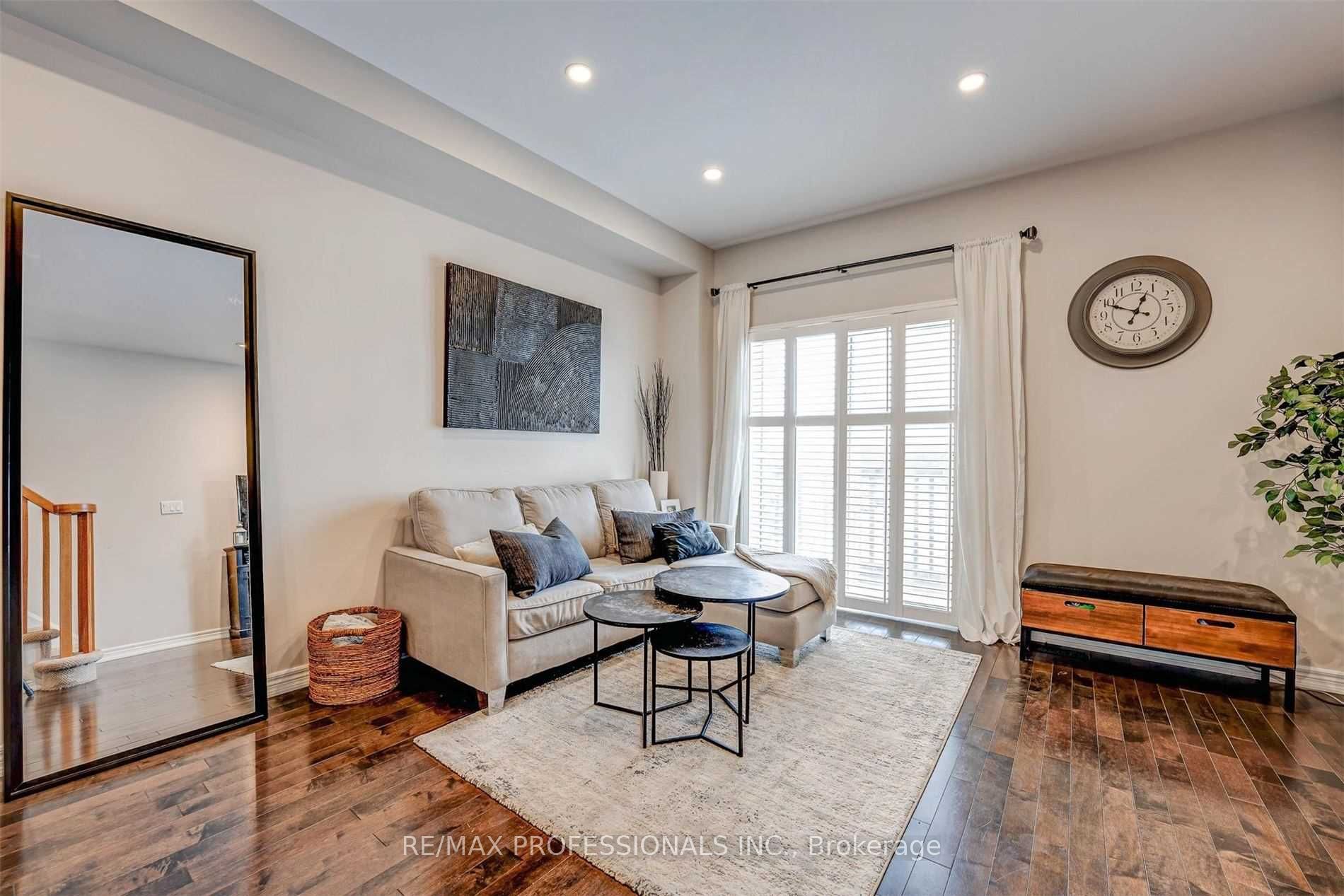 676 Rowley Common Property Photo 14