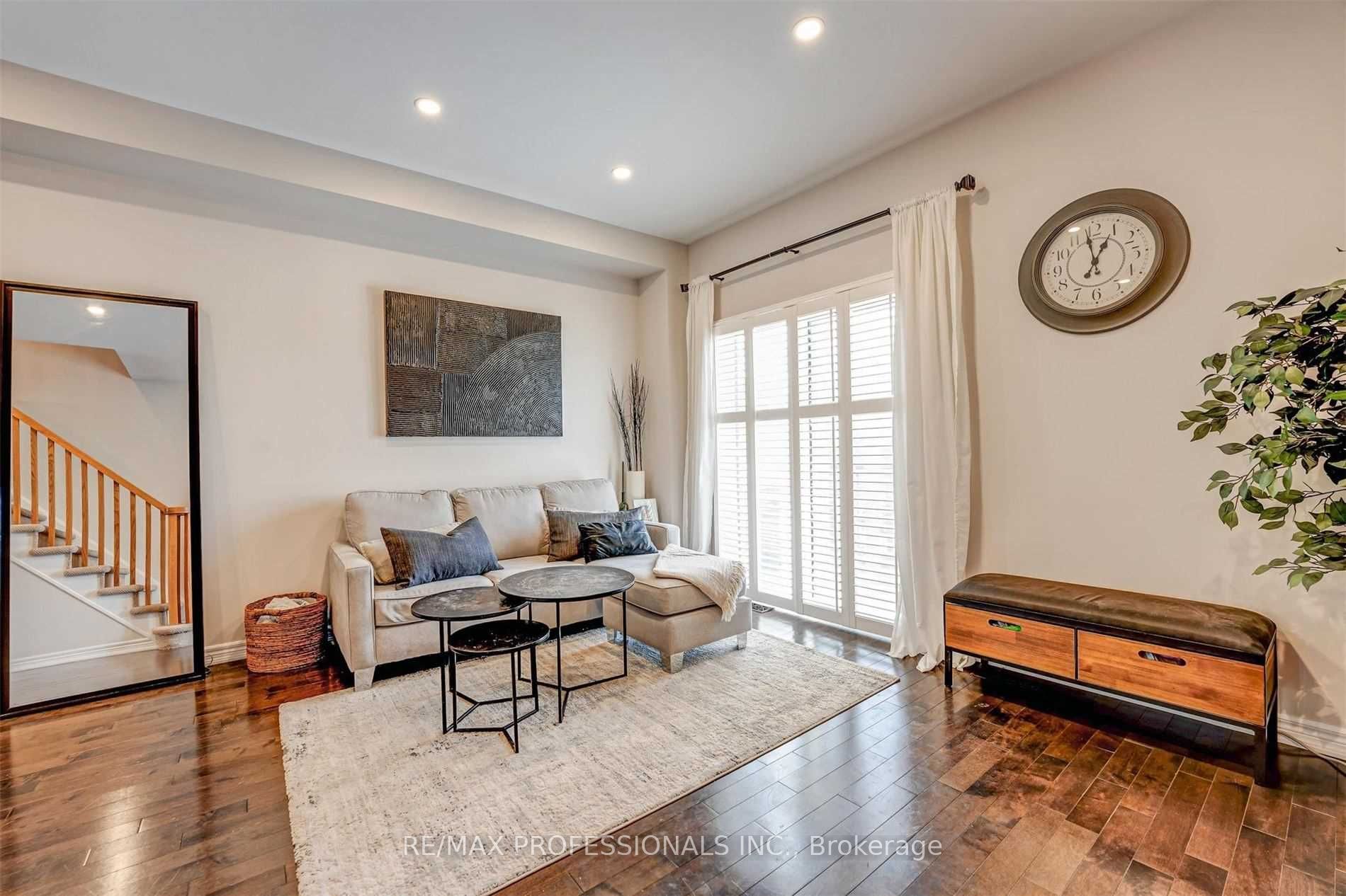 676 Rowley Common Property Photo 28