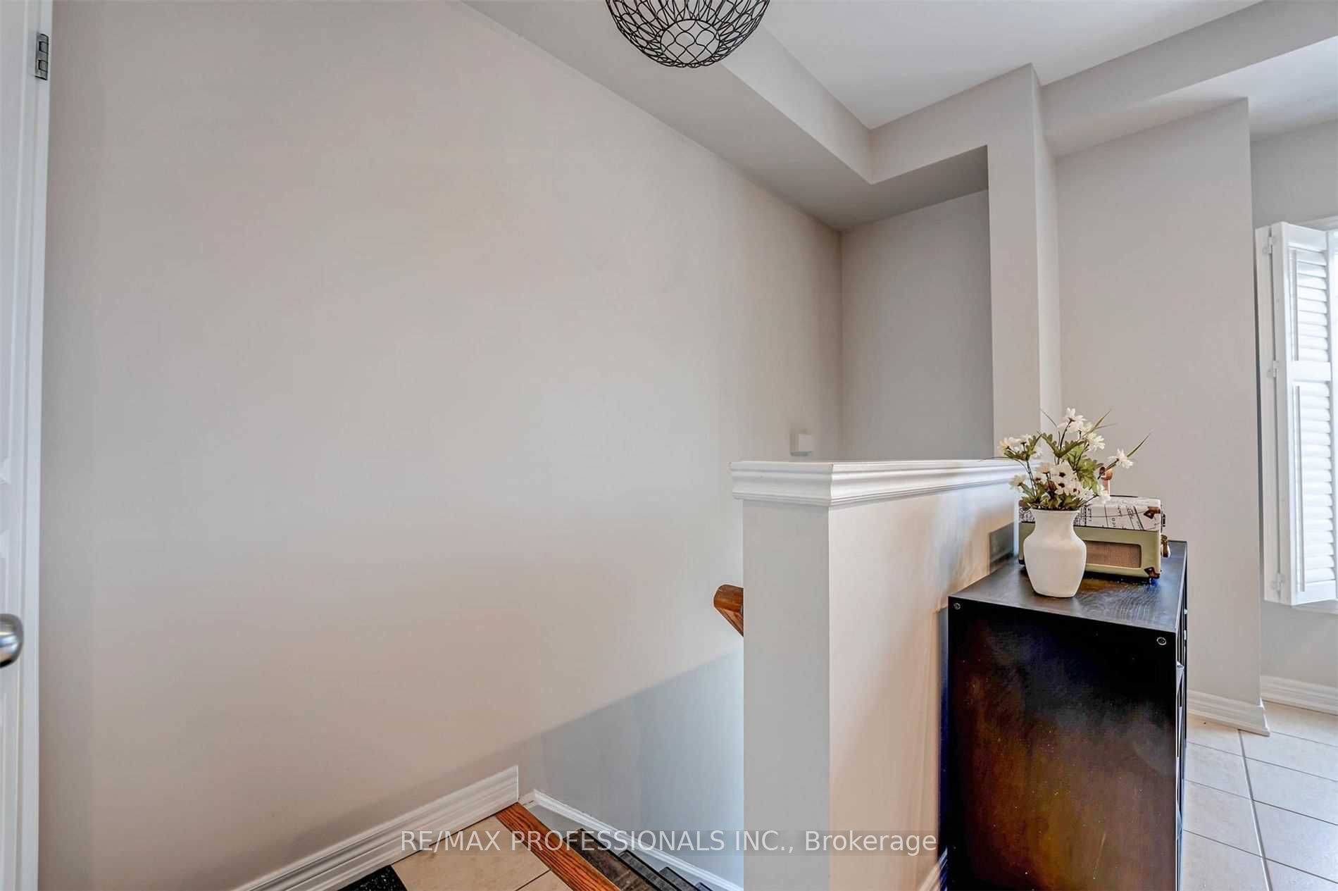 676 Rowley Common Property Photo 29