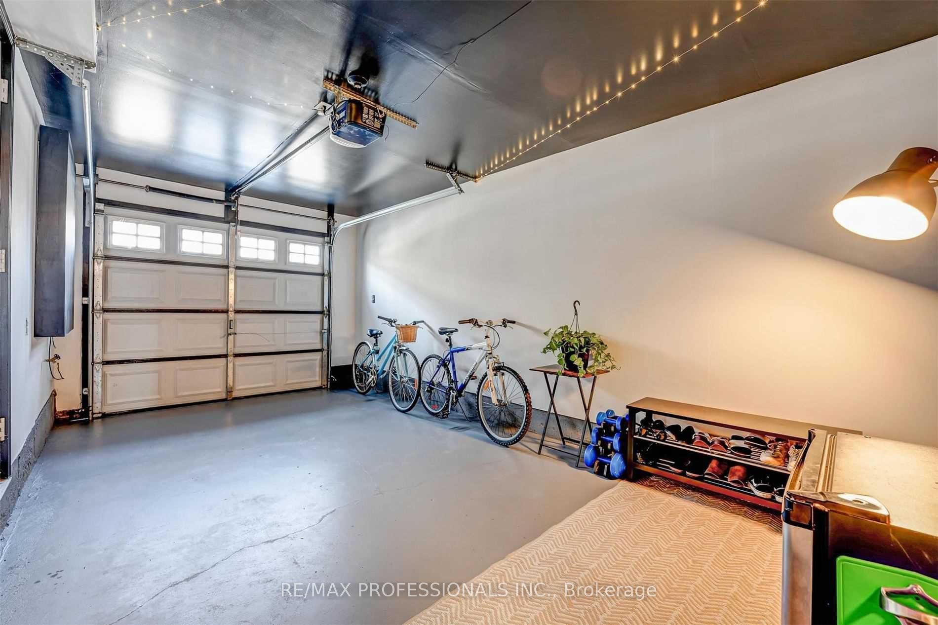 676 Rowley Common Property Photo 34