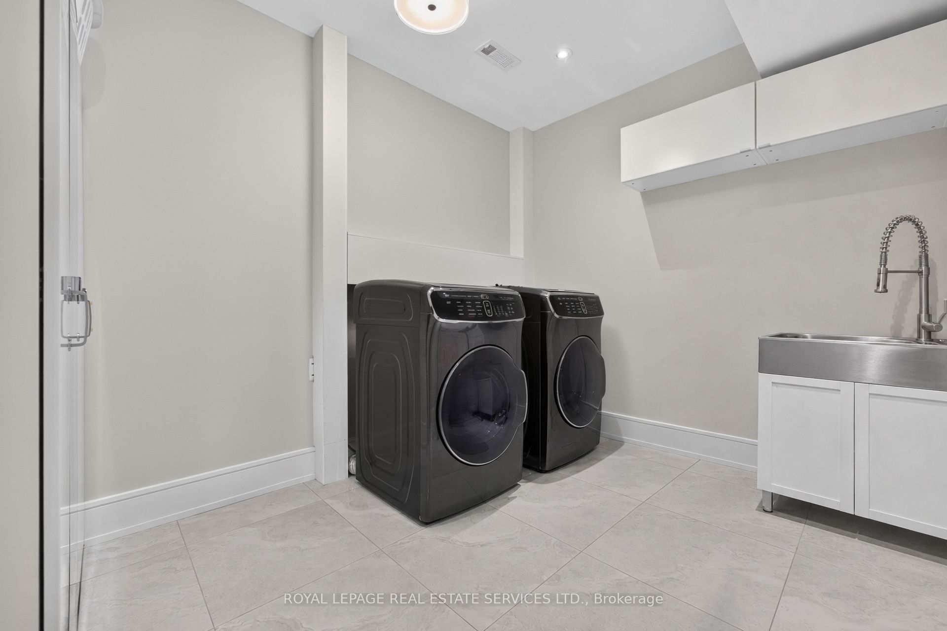 1568 Broadmoor Avenue Property Photo 38