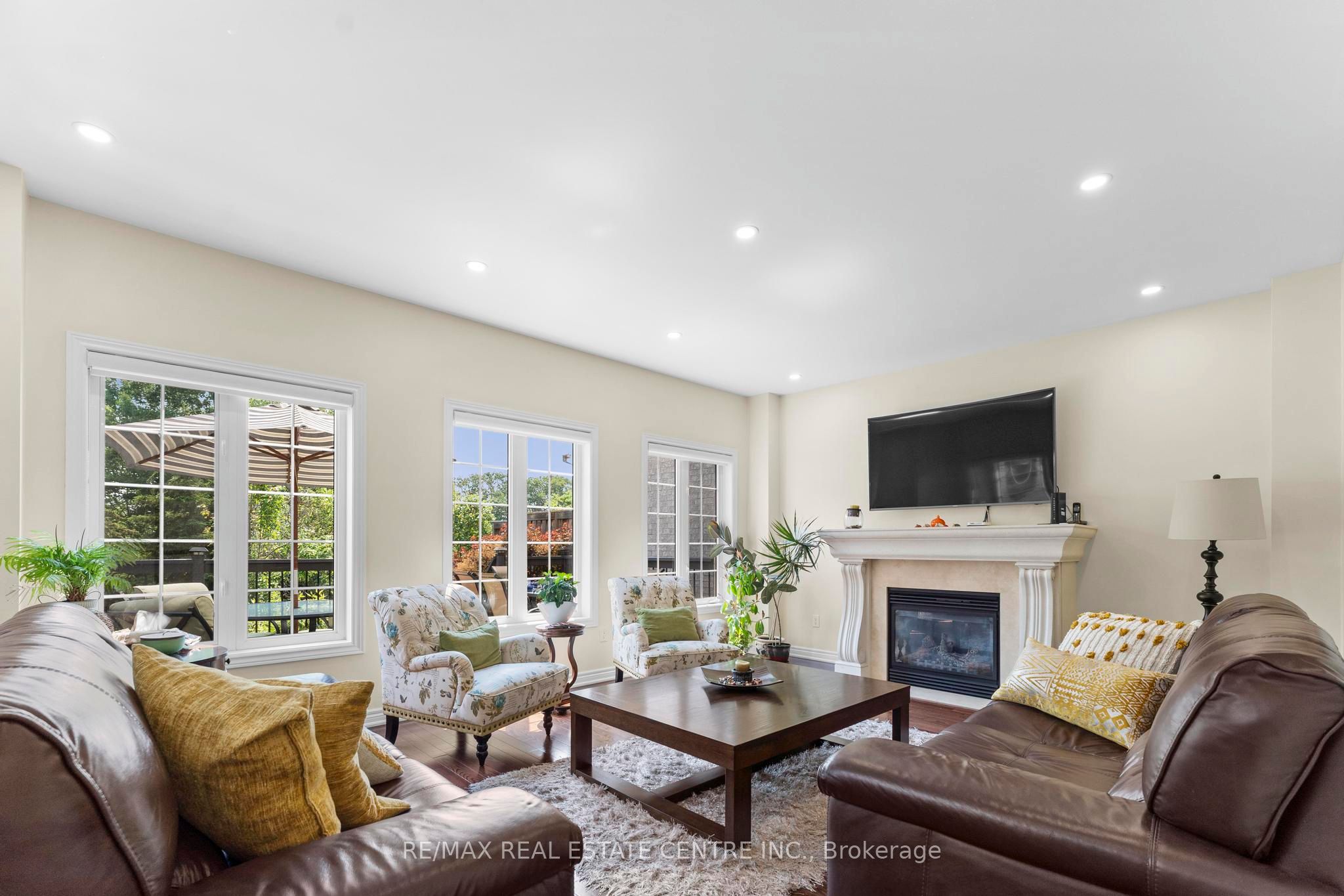2454 Springforest Drive Property Photo 16