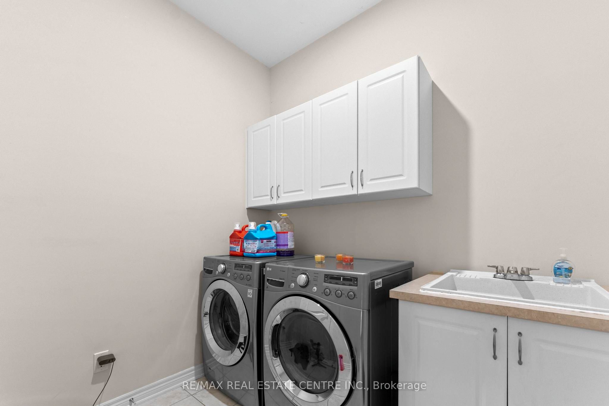 2454 Springforest Drive Property Photo 27