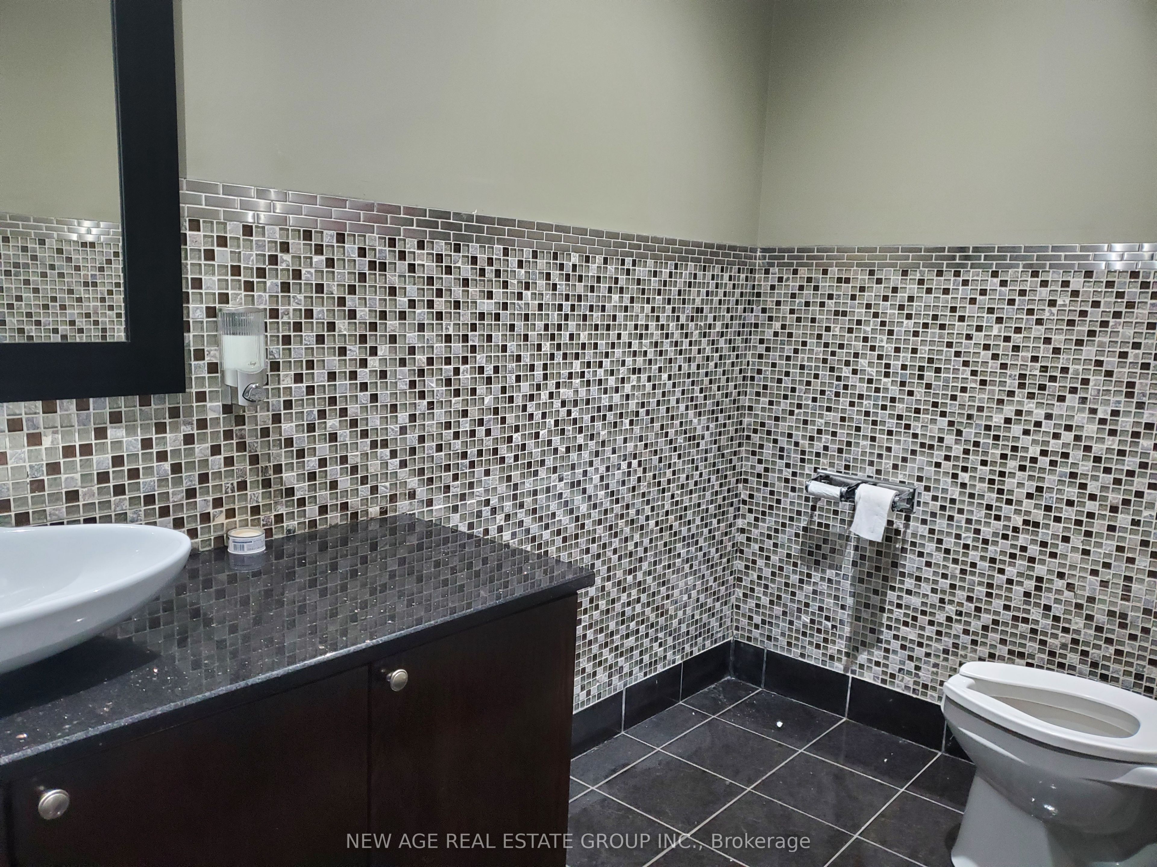 15 Brownridge Road 5 - 204 Property Photo 7