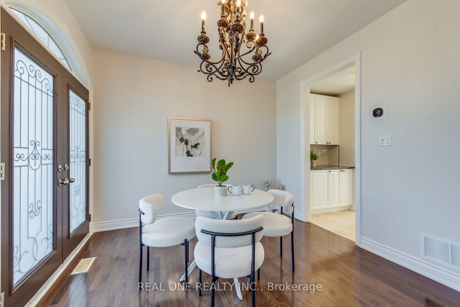 1426 Redwing Court Property Photo 7