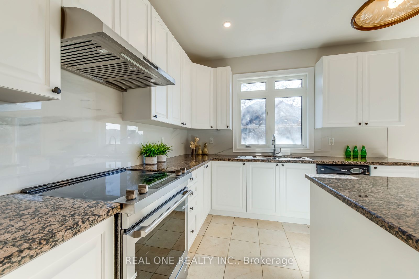 1426 Redwing Court Property Photo 17