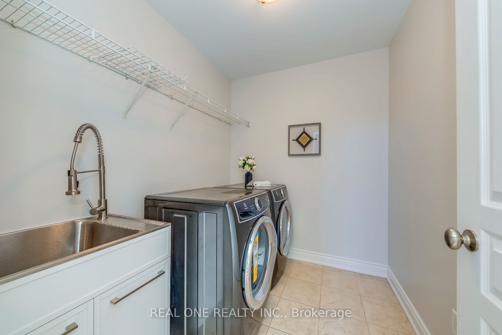1426 Redwing Court Property Photo 26