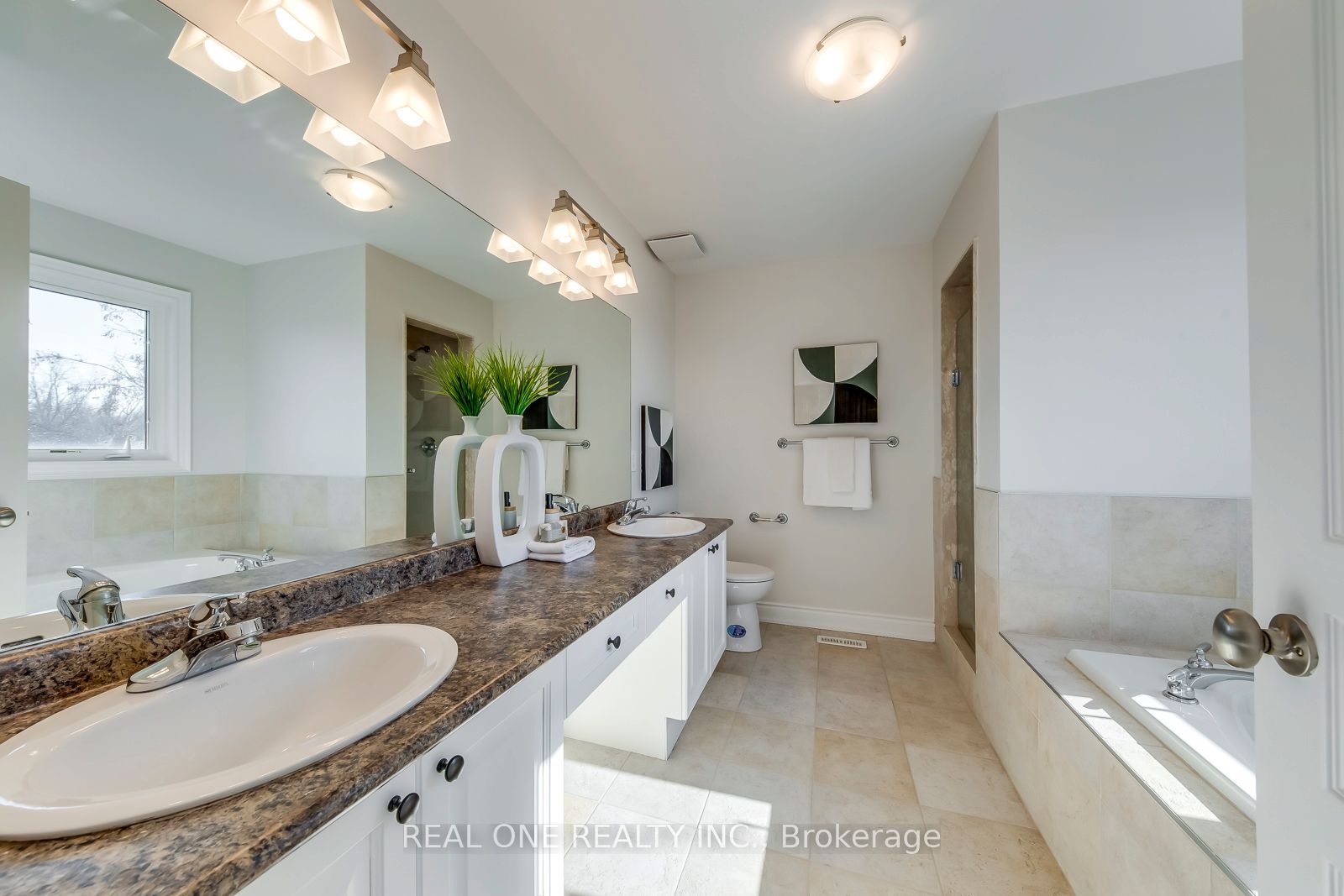 1426 Redwing Court Property Photo 32