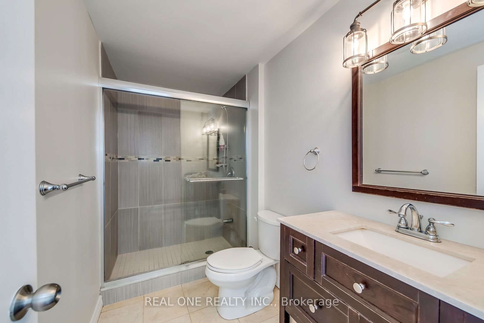 1426 Redwing Court Property Photo 45