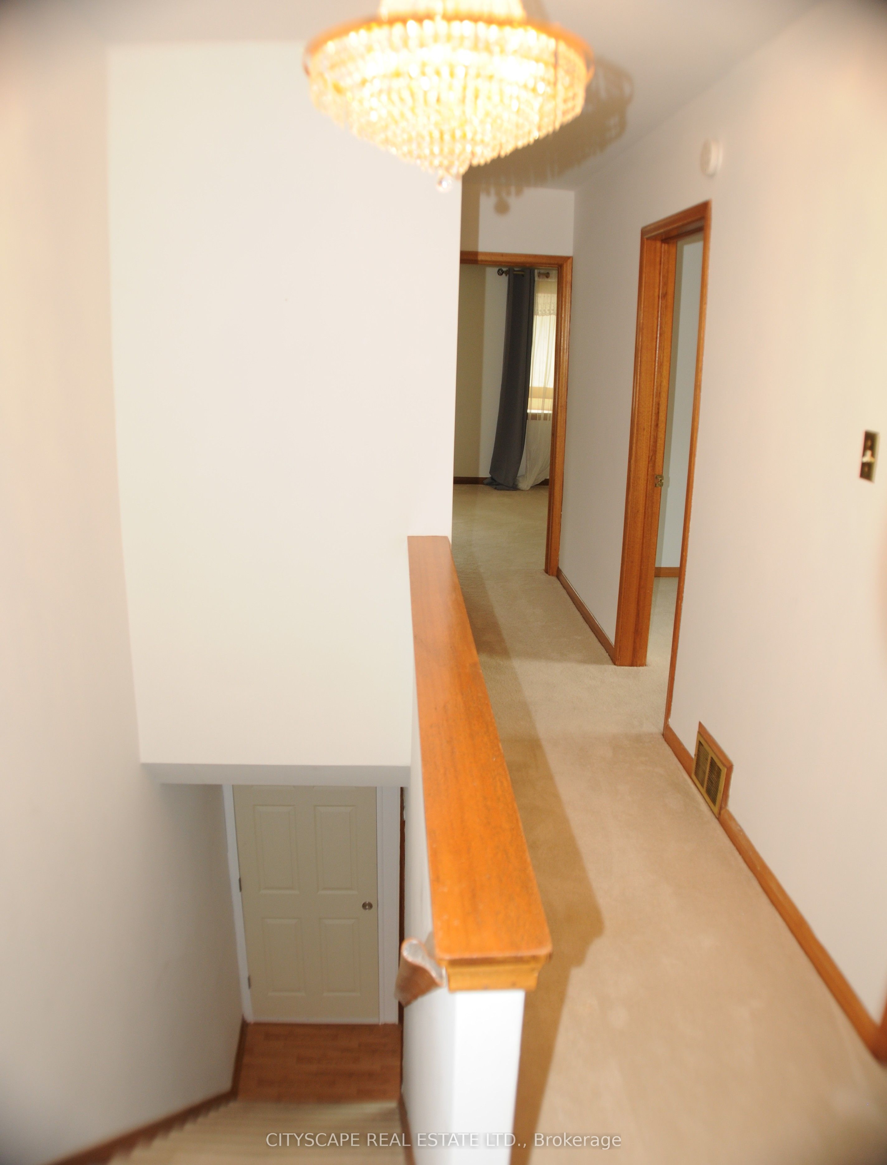 49 Algoma Street Upper Floor Property Photo 17
