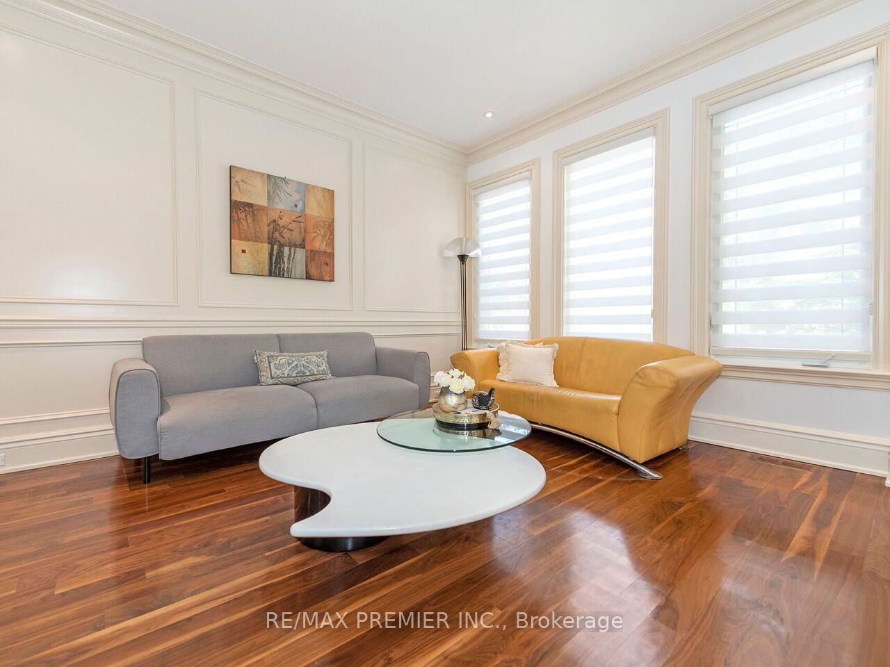 35 Yorkdale Crescent Property Photo 8